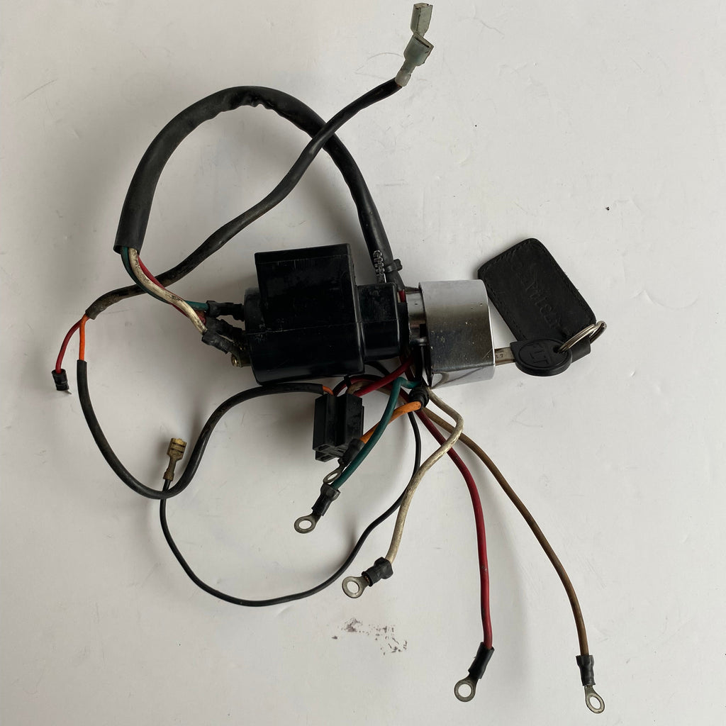 Contacteur à clé complet Touring Harley Davidson REF OEM 71549-82A