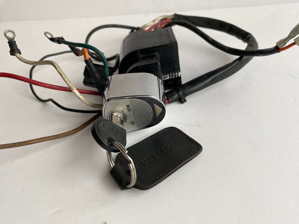 Contacteur à clé complet Touring Harley Davidson REF OEM 71549-82A