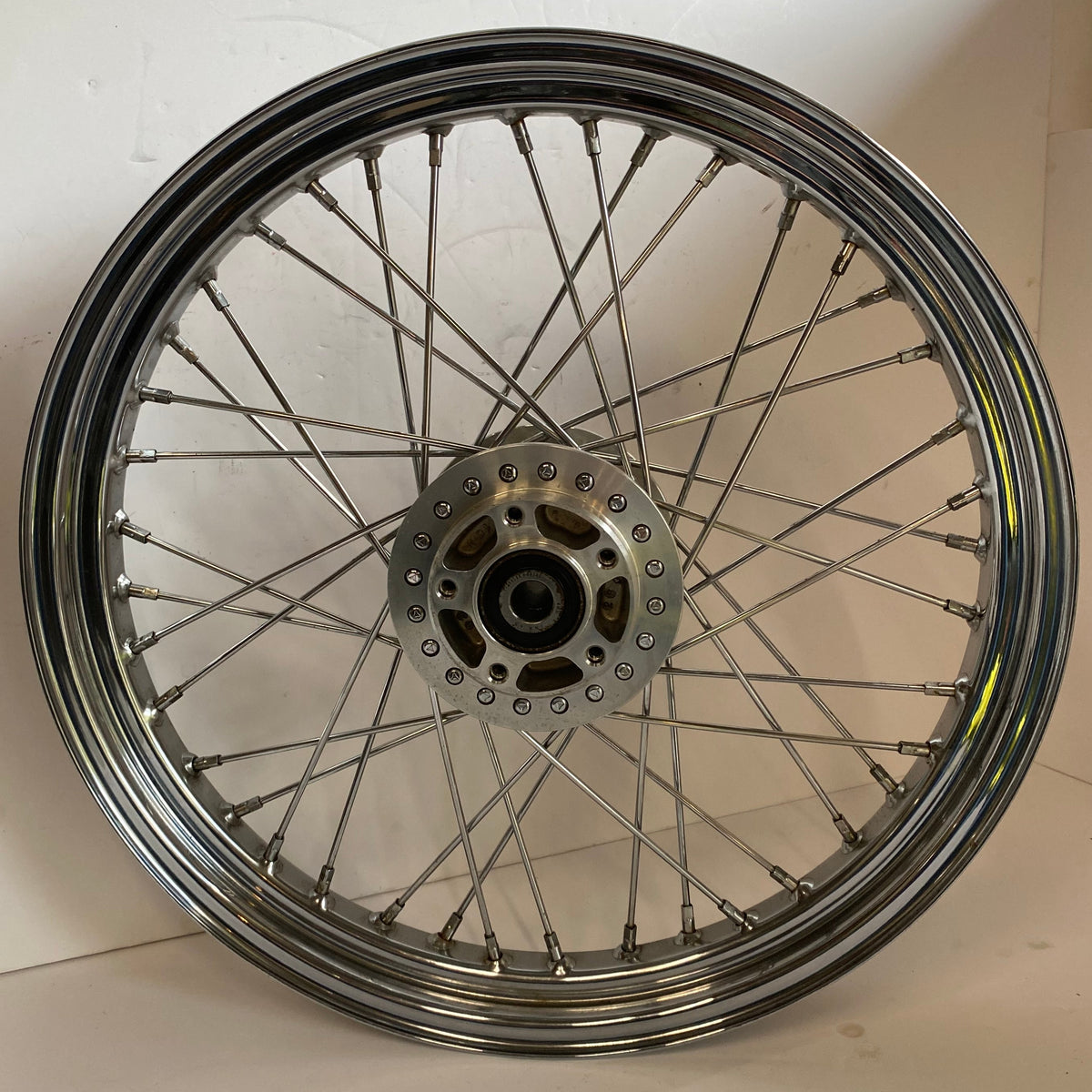 Roue à rayons avant chromée 19" x 2.50" dual brake Sportster Harley Davidson REF OEM 43547-05B