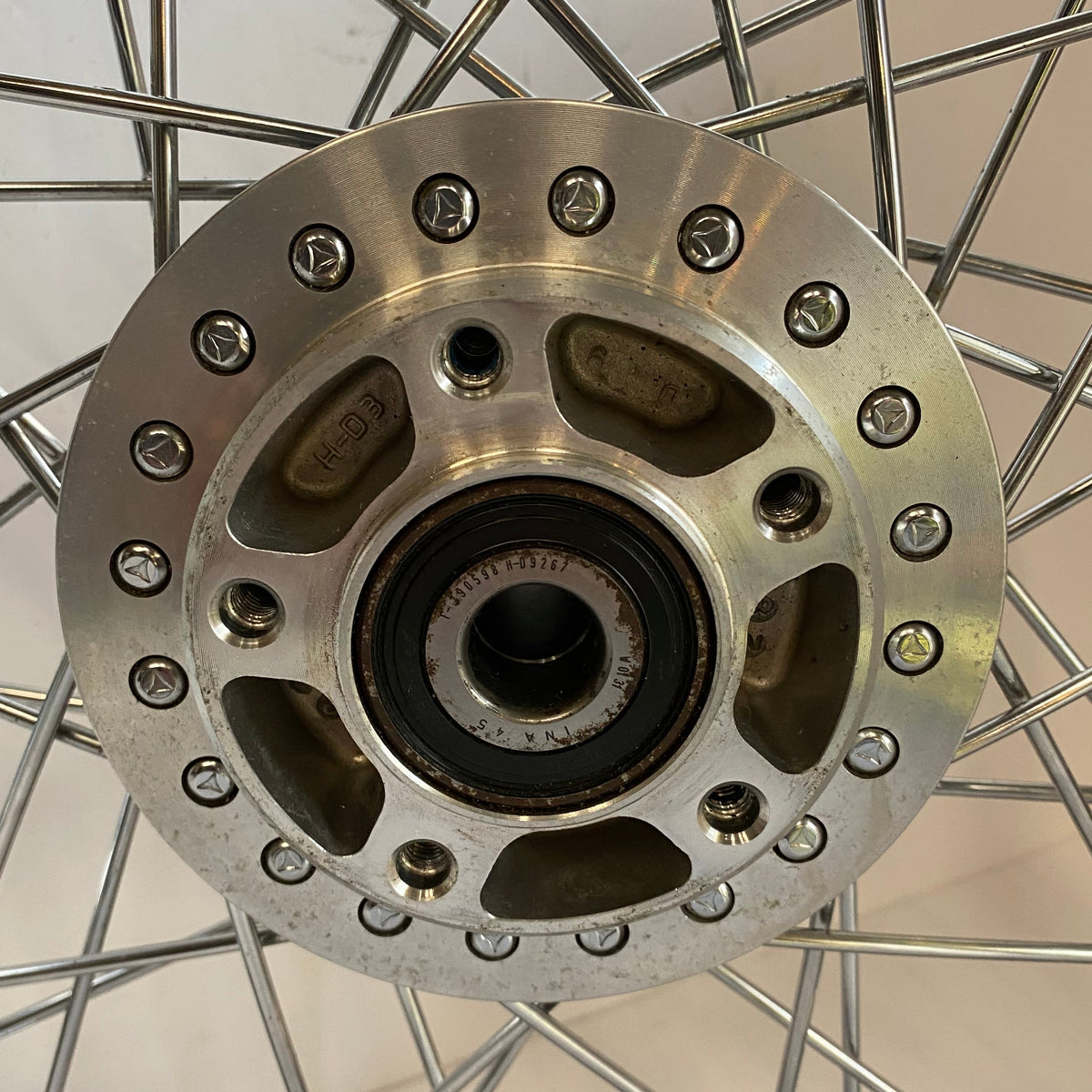 Roue à rayons avant chromée 19" x 2.50" dual brake Sportster Harley Davidson REF OEM 43547-05B