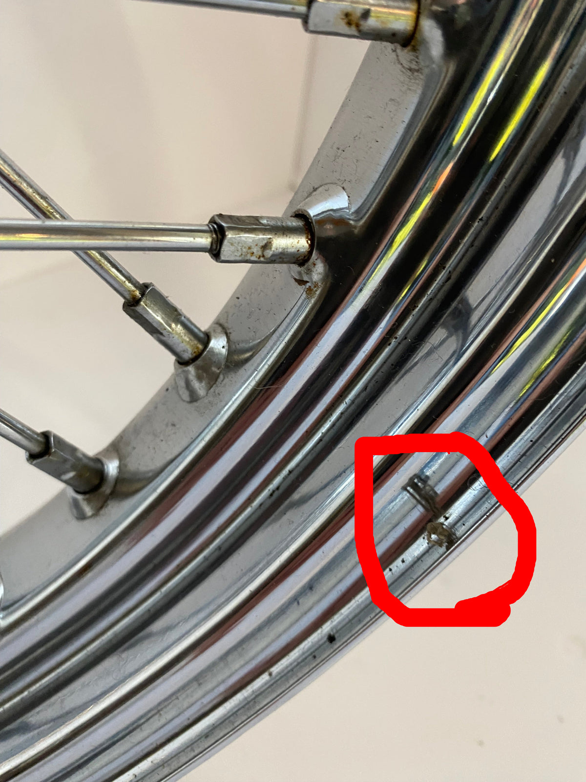 Roue à rayons avant chromée 19" x 2.50" dual brake Sportster Harley Davidson REF OEM 43547-05B