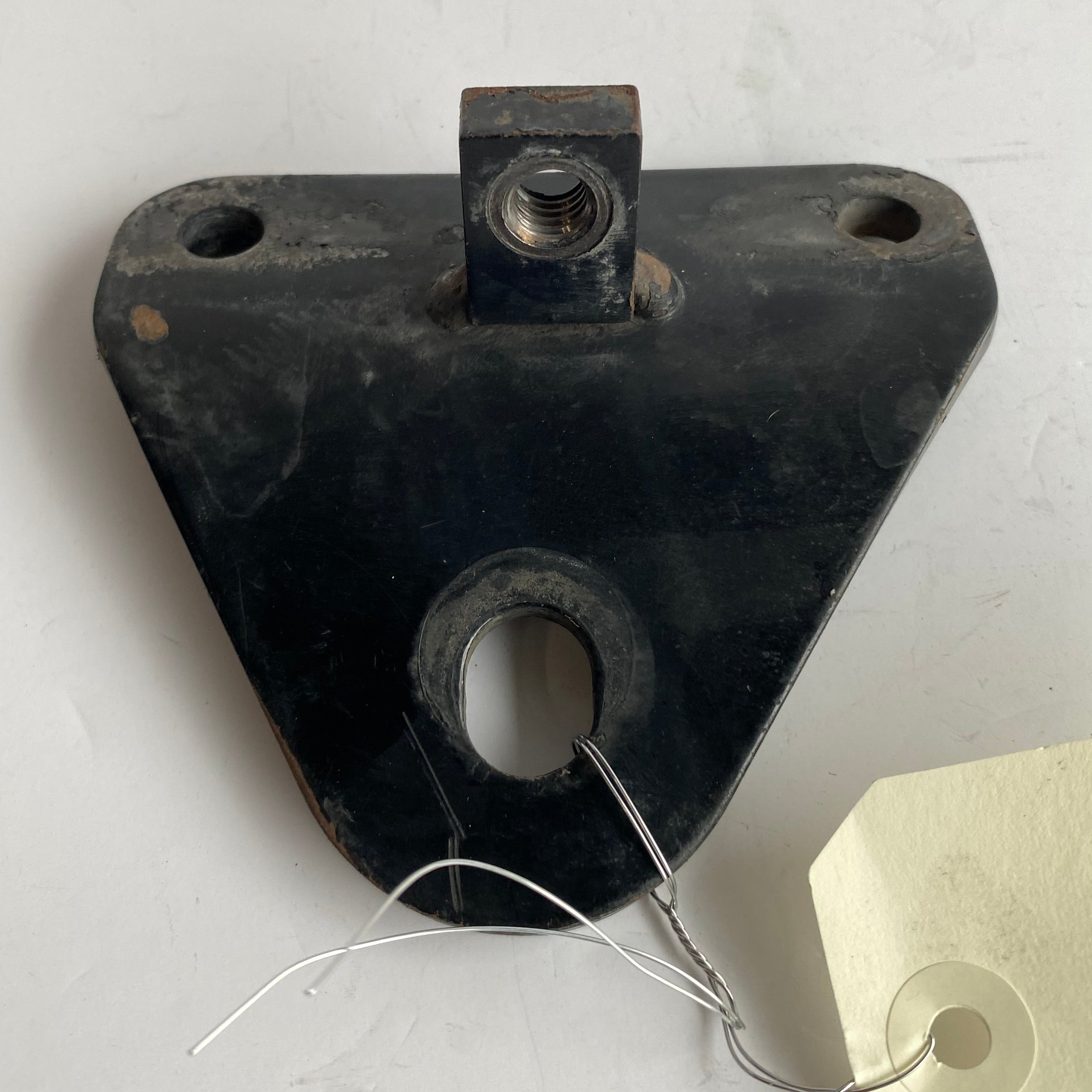 Support moteur inférieur avant Harley Davidson REF OEM 47159-79A