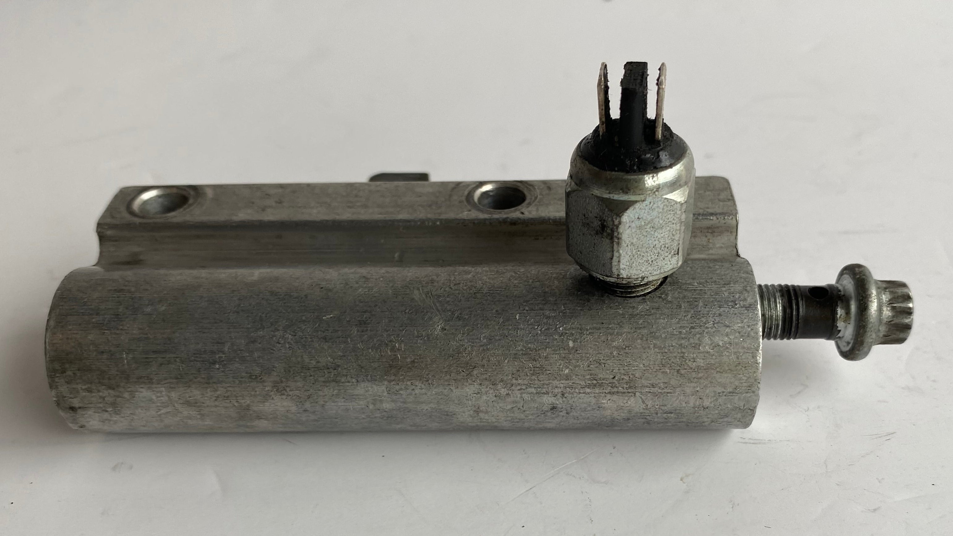 Maitre cylindre de frein arrière Touring Harley Davidson REF OEM 41755-86