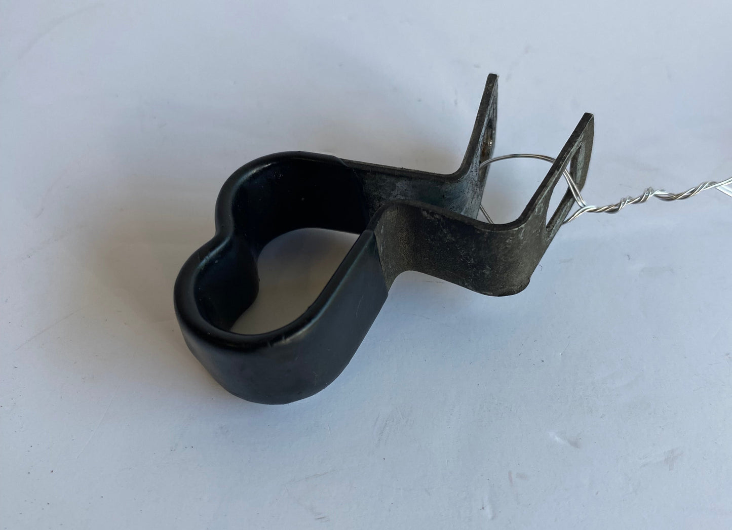 Attache de durite de frein arrière Sportster Harley Davidson REF OEM 10255