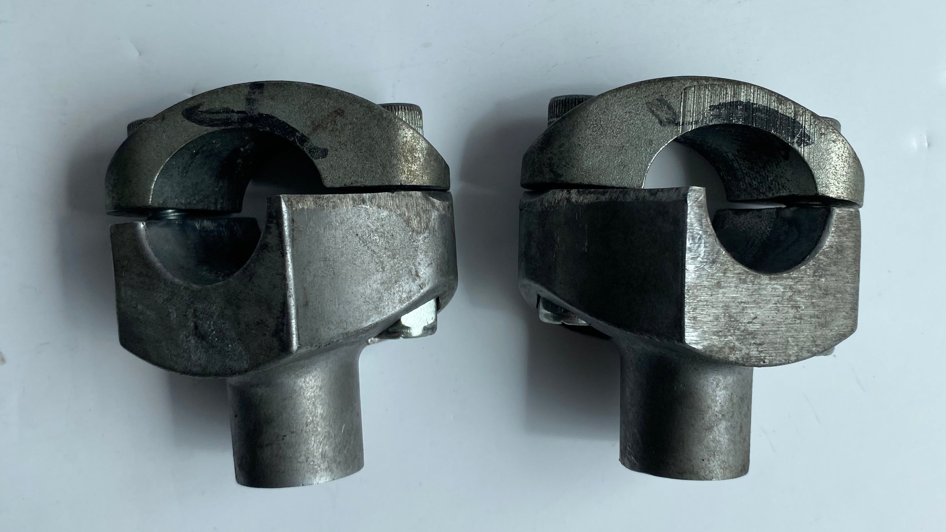 Jeu de risers Touring Harley Davidson REF OEM 56140-84A & 56141-84A + 55918-08