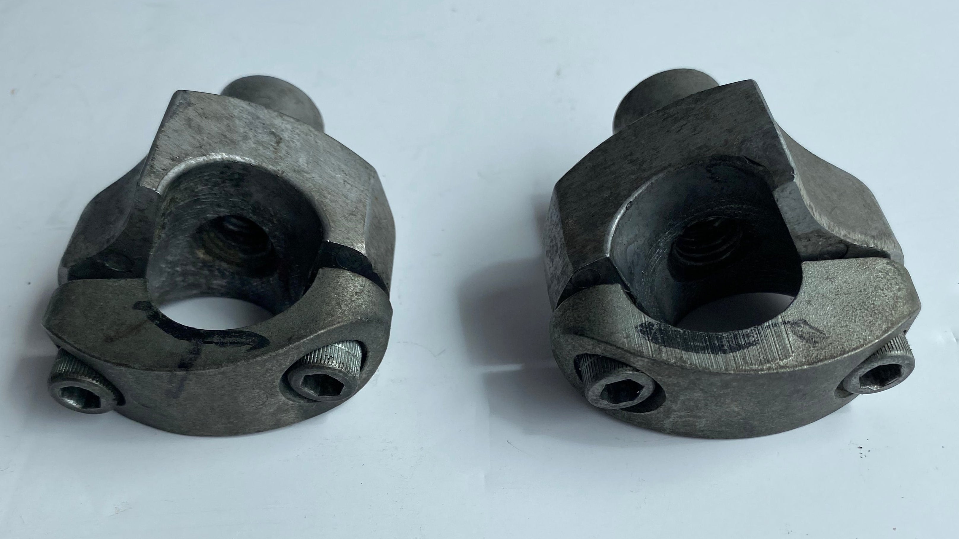 Jeu de risers Touring Harley Davidson REF OEM 56140-84A & 56141-84A + 55918-08