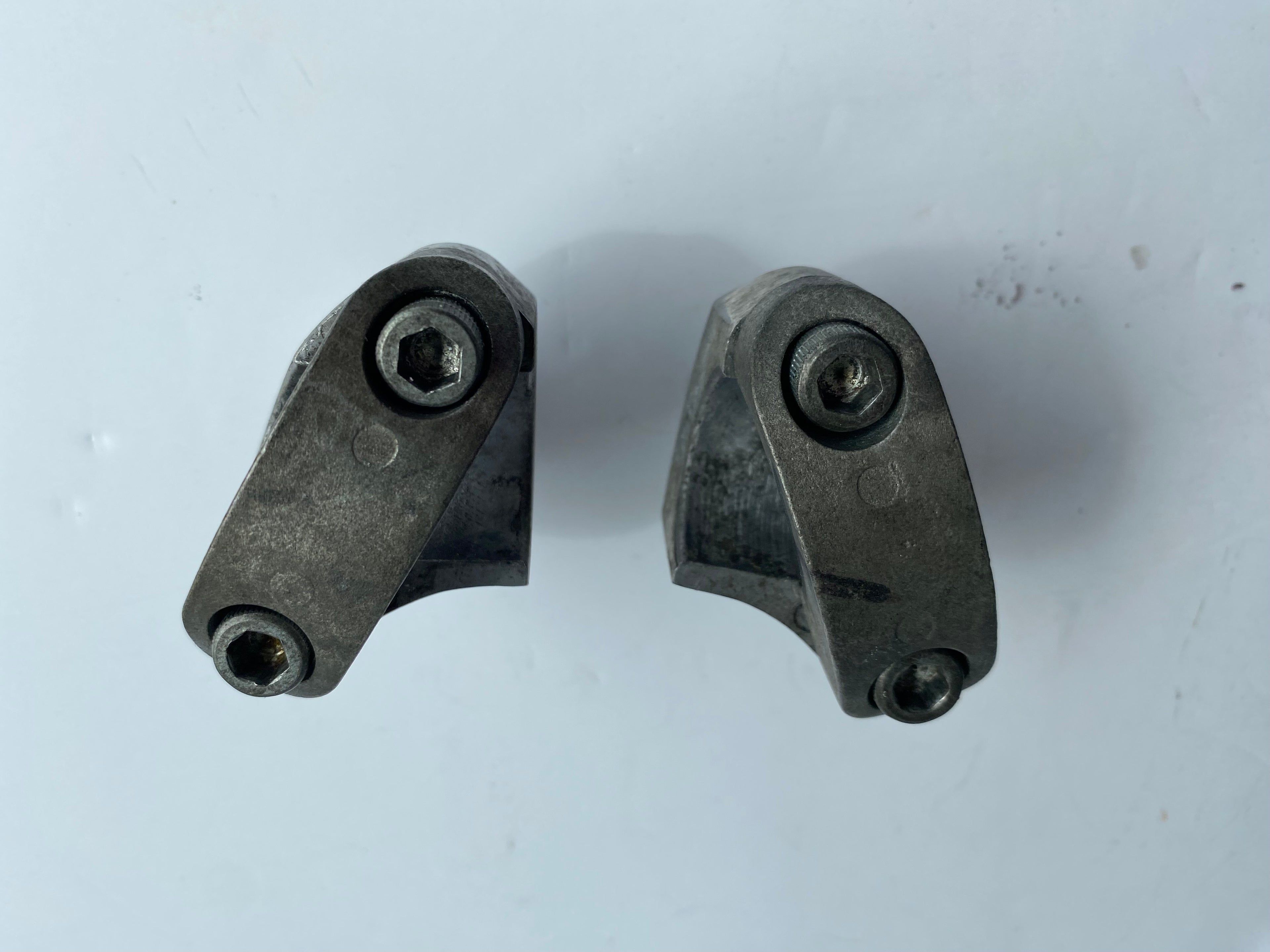 Jeu de risers Touring Harley Davidson REF OEM 56140-84A & 56141-84A + 55918-08