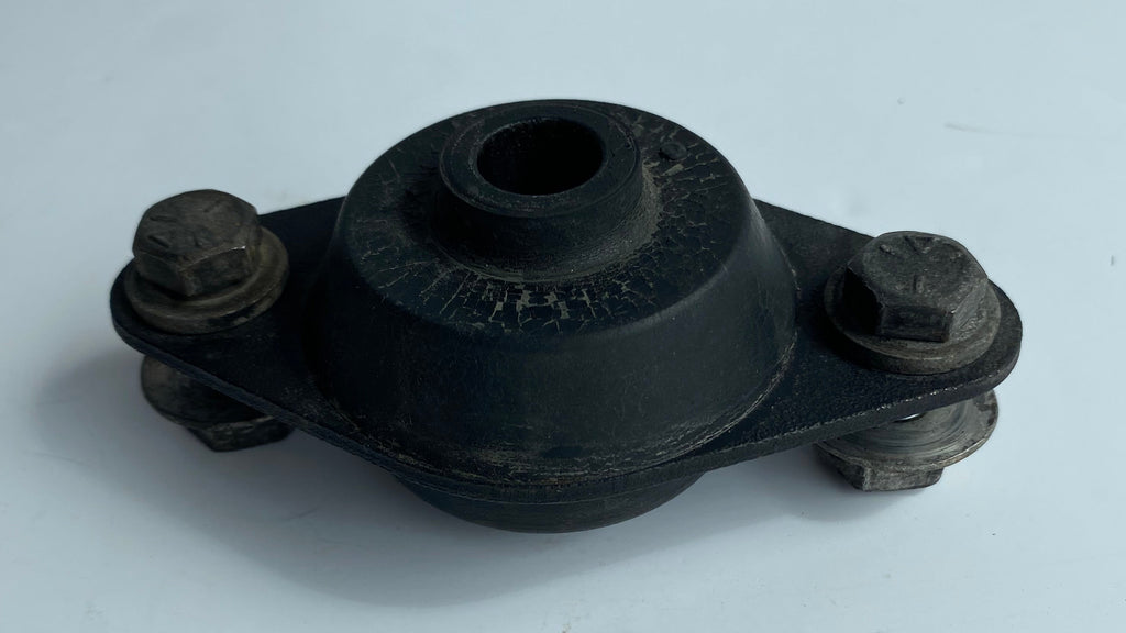 Silent bloc moteur avant inférieur Harley Davidson REF OEM 16207-79D