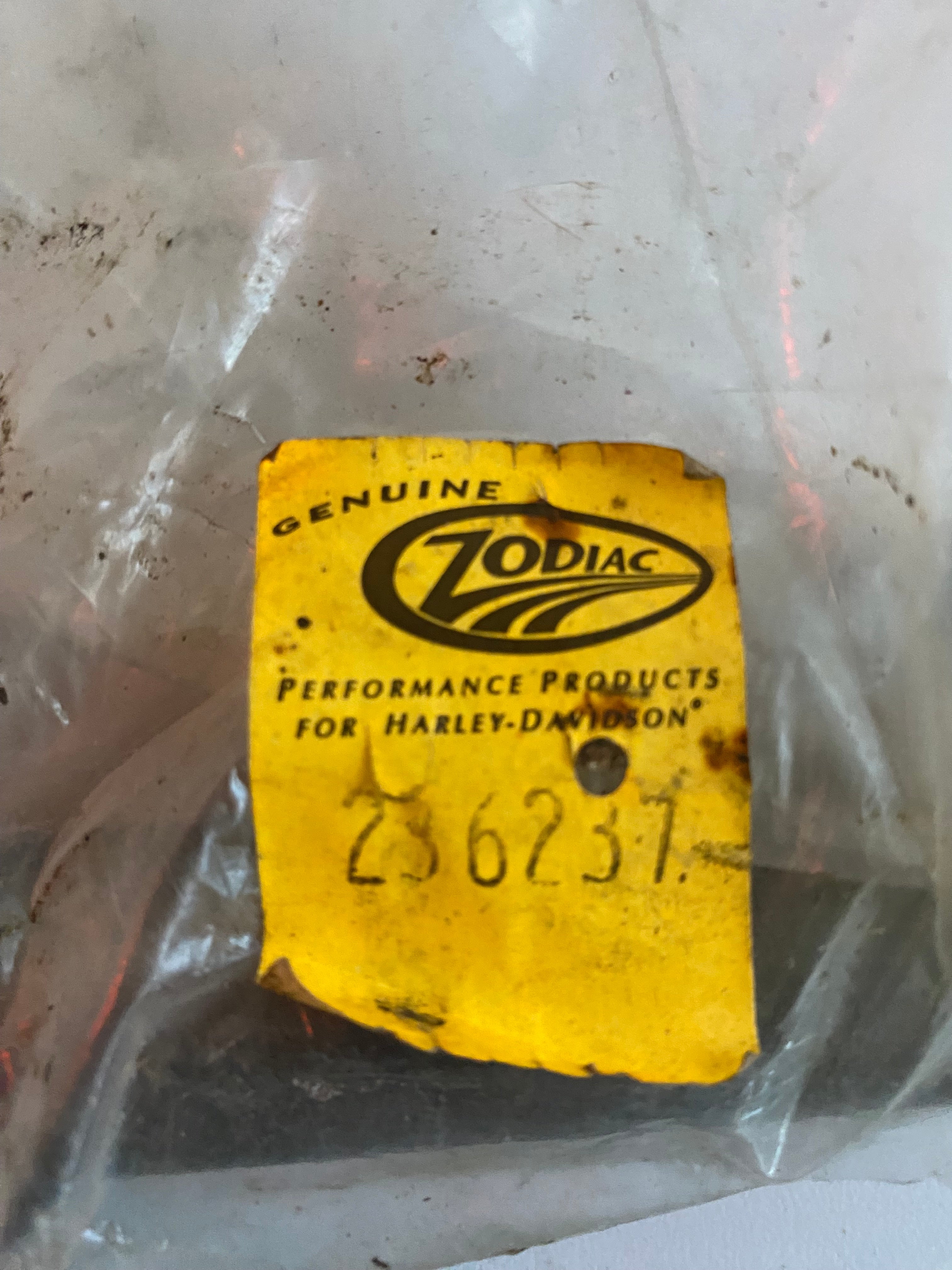 Culbuteur admission arrière ou échappement avant Harley Davidson REF Zodiac 236237
