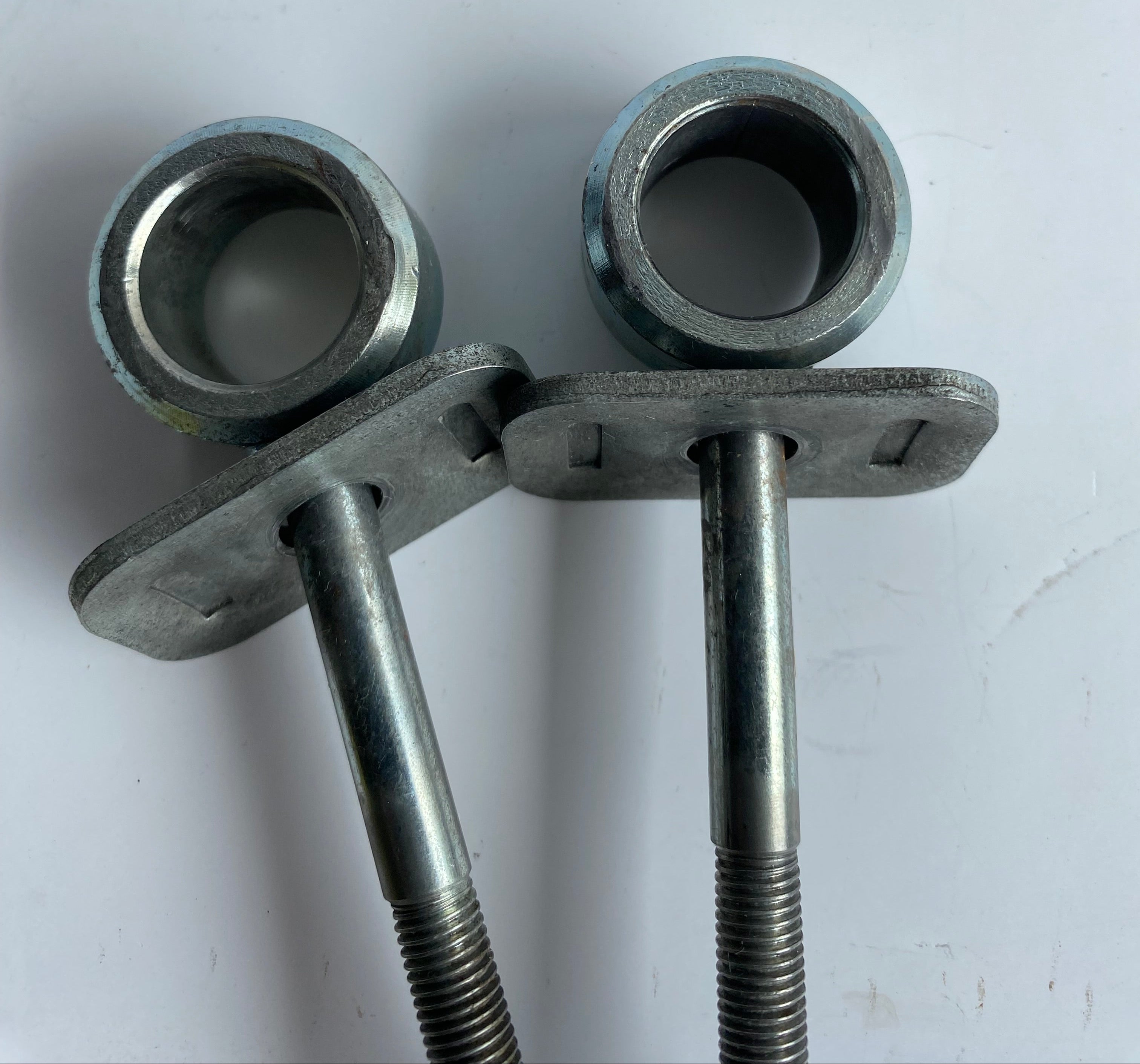 Jeu de 2 ajusteurs de roue arrière Harley Davidson REF OEM 41573-84