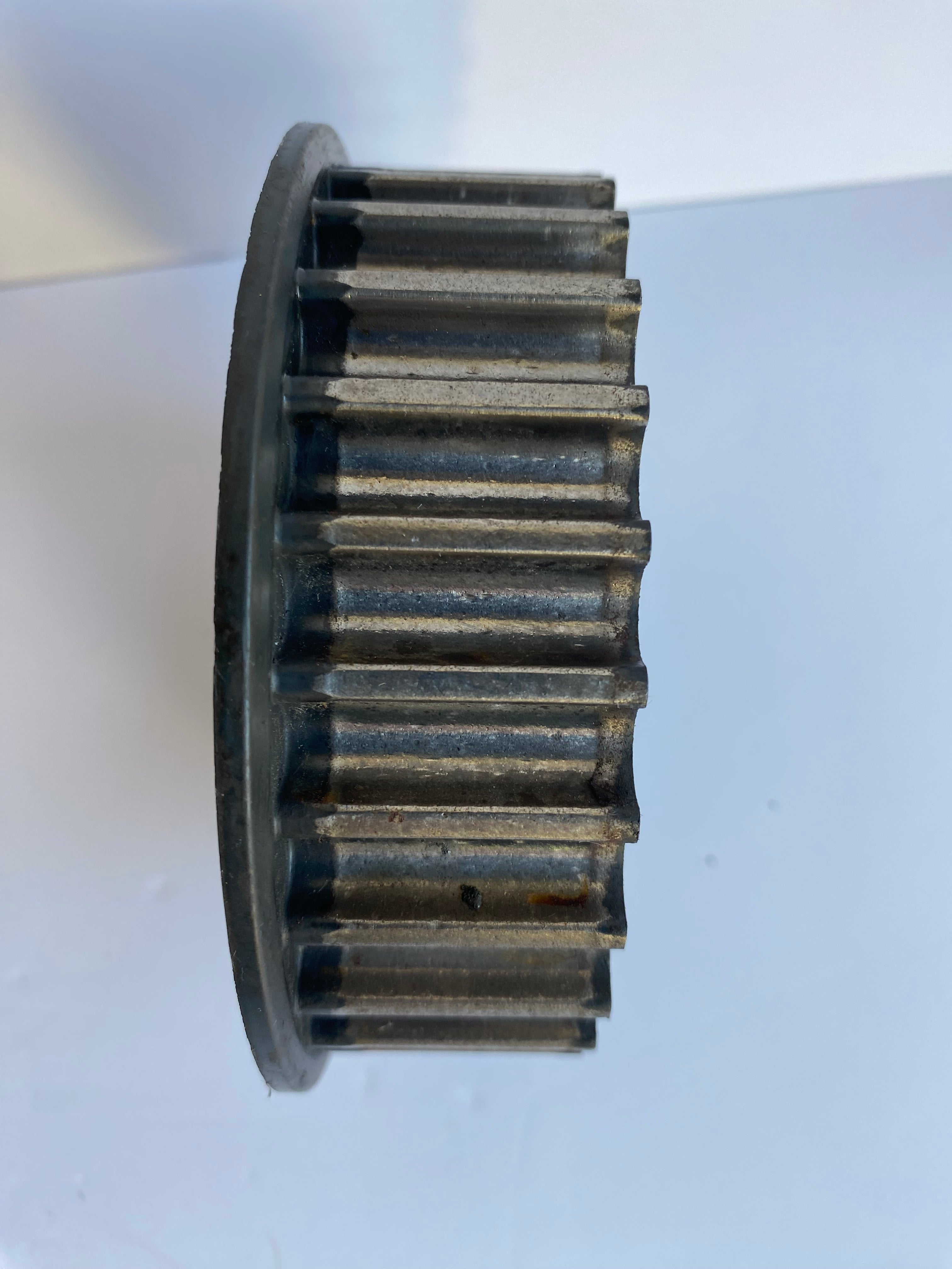 Poulie secondaire sortie de boite 28 dents Sportster Harley Davidson REF OEM 40379-04
