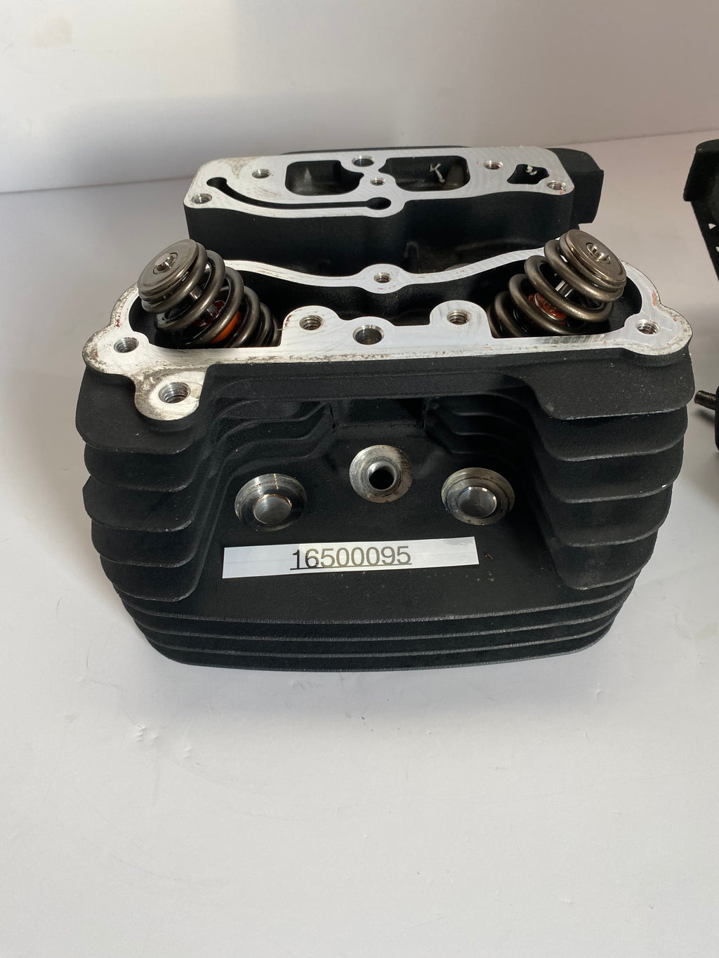 Jeu de culasses Twin Cam 96ci - 1584 cm³ Harley Davidson REF OEM 16500093 et 16500095