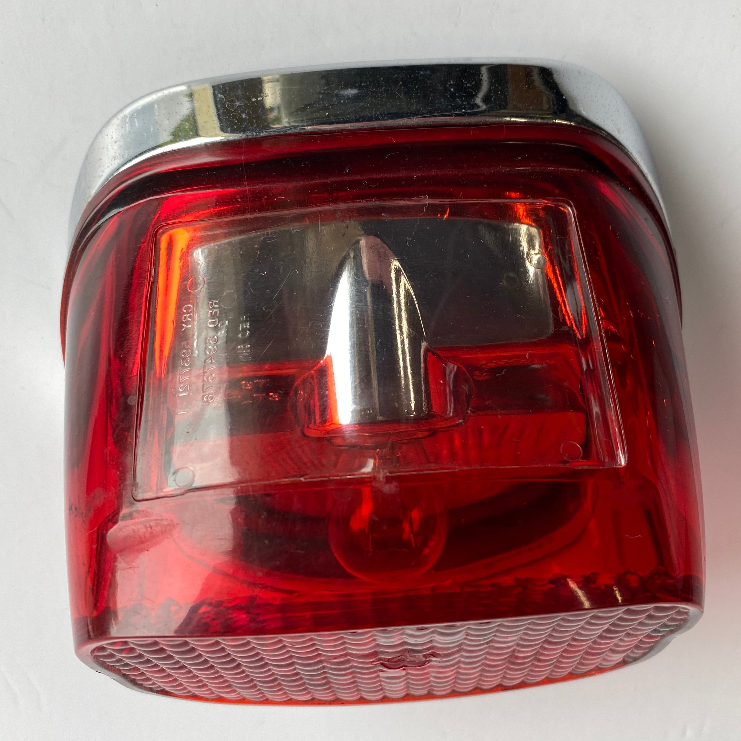 Feu arrière complet Harley Davidson REF OEM 68008-73B