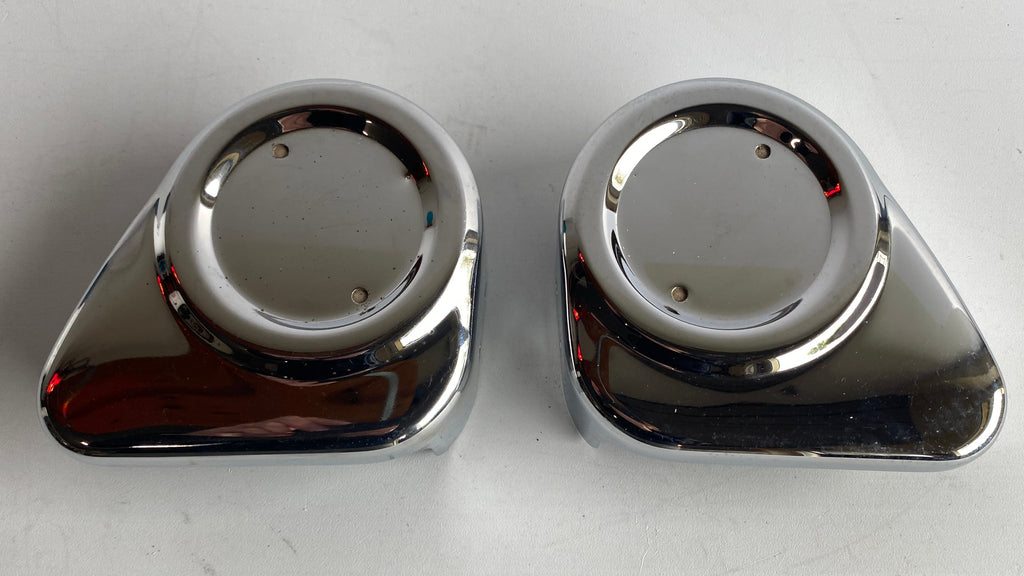 Jeu de caches étriers de frein avant chromé Touring Harley Davidson REF OEM 42230-00