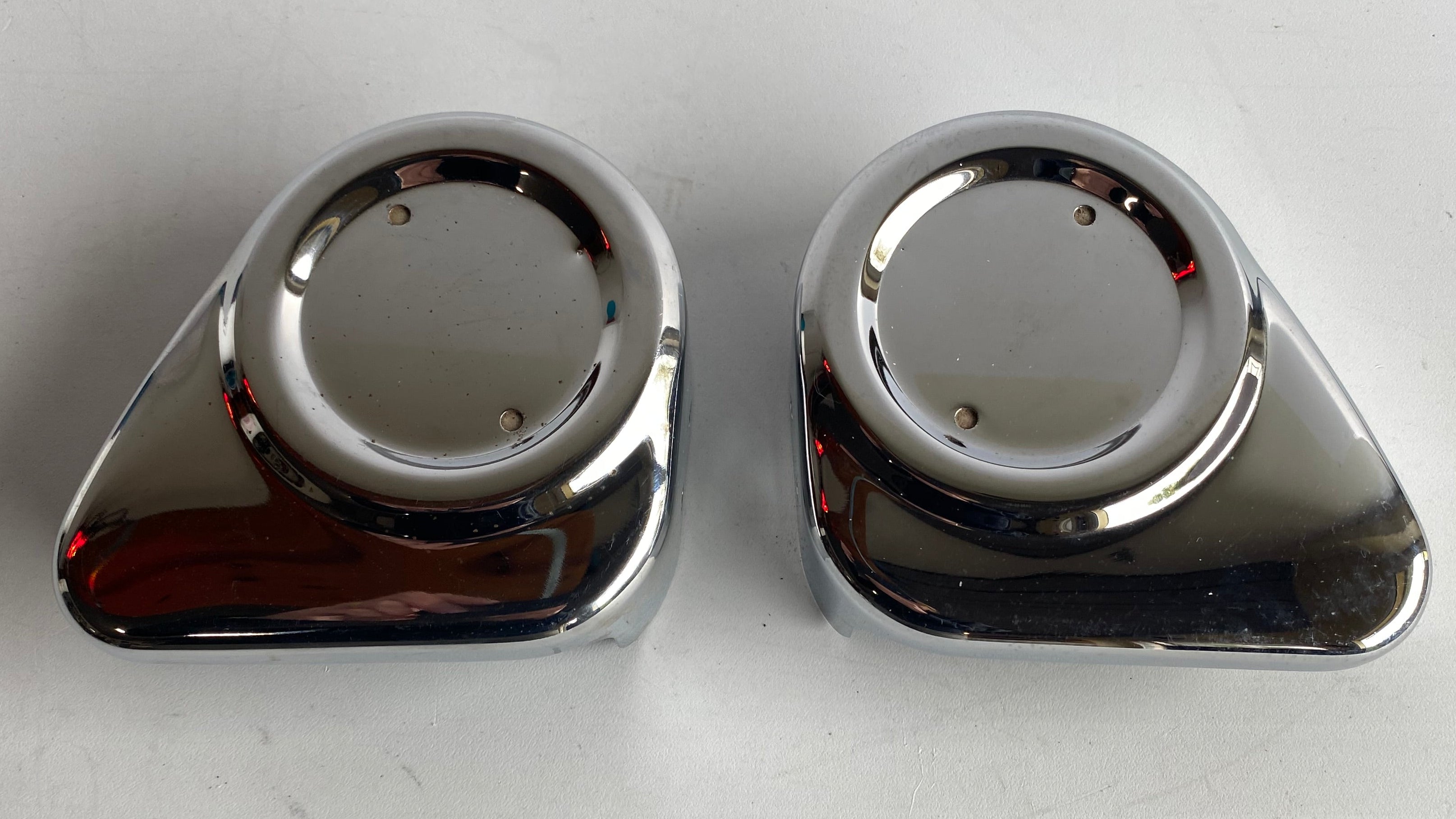 Jeu de caches étriers de frein avant chromé Touring Harley Davidson REF OEM 42230-00