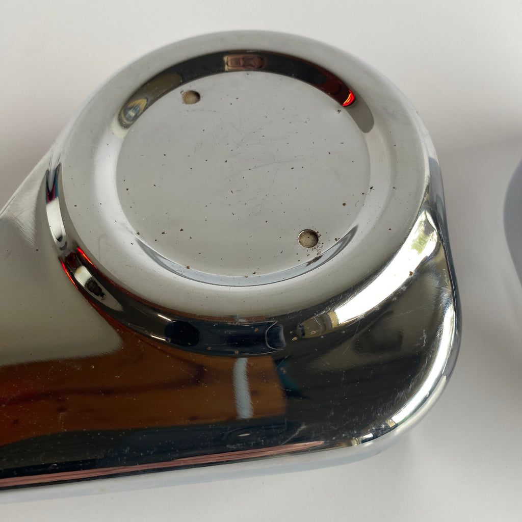 Jeu de caches étriers de frein avant chromé Touring Harley Davidson REF OEM 42230-00