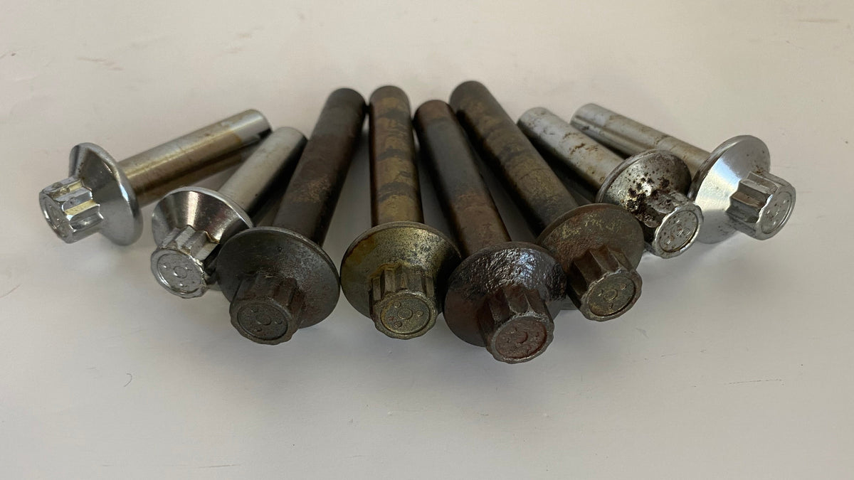 Ensemble 8 écrous de culasses Harley Davidson REF OEM 16478-85A & 16480-92A