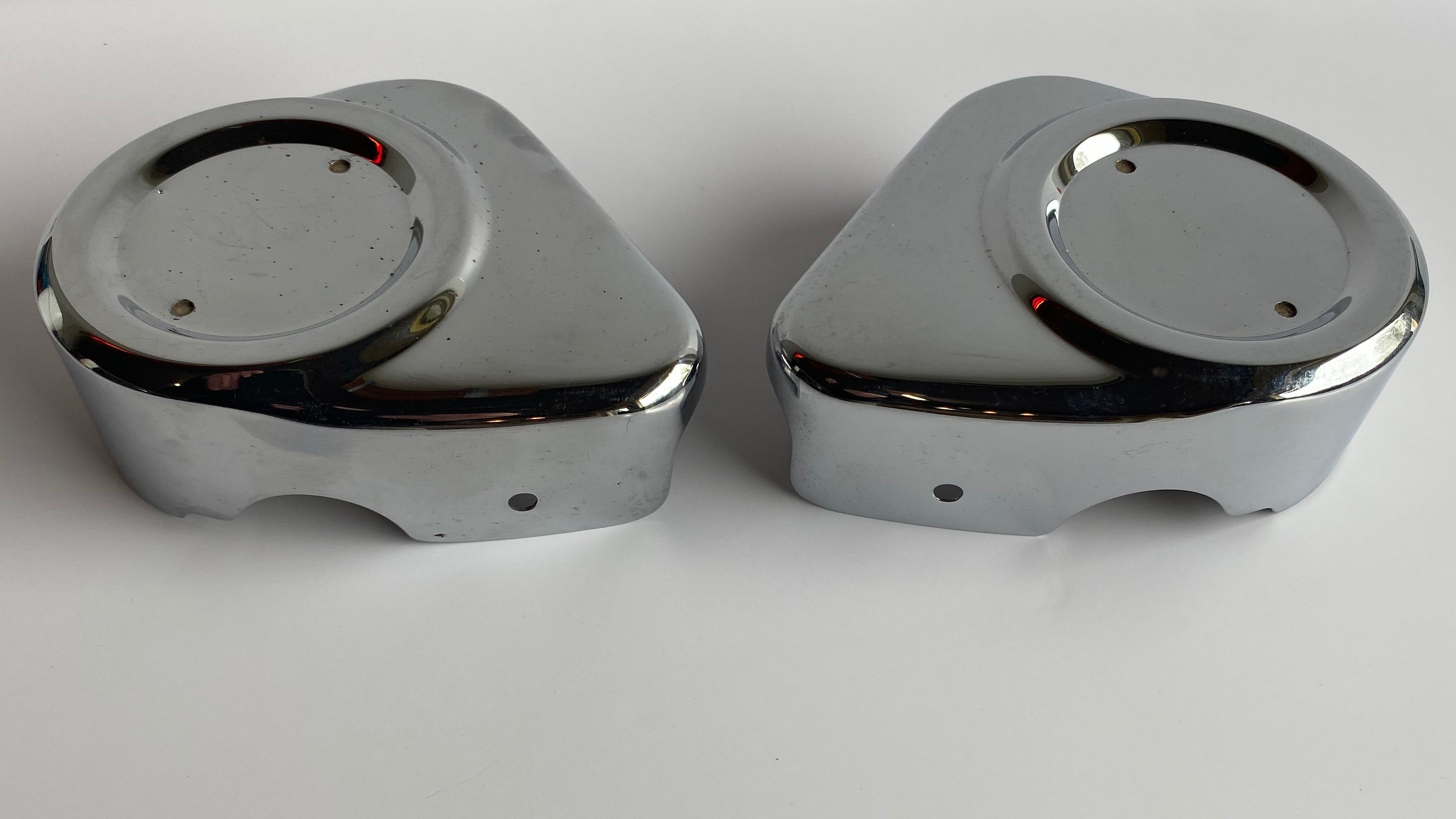 Jeu de caches étriers de frein avant chromé Touring Harley Davidson REF OEM 42230-00