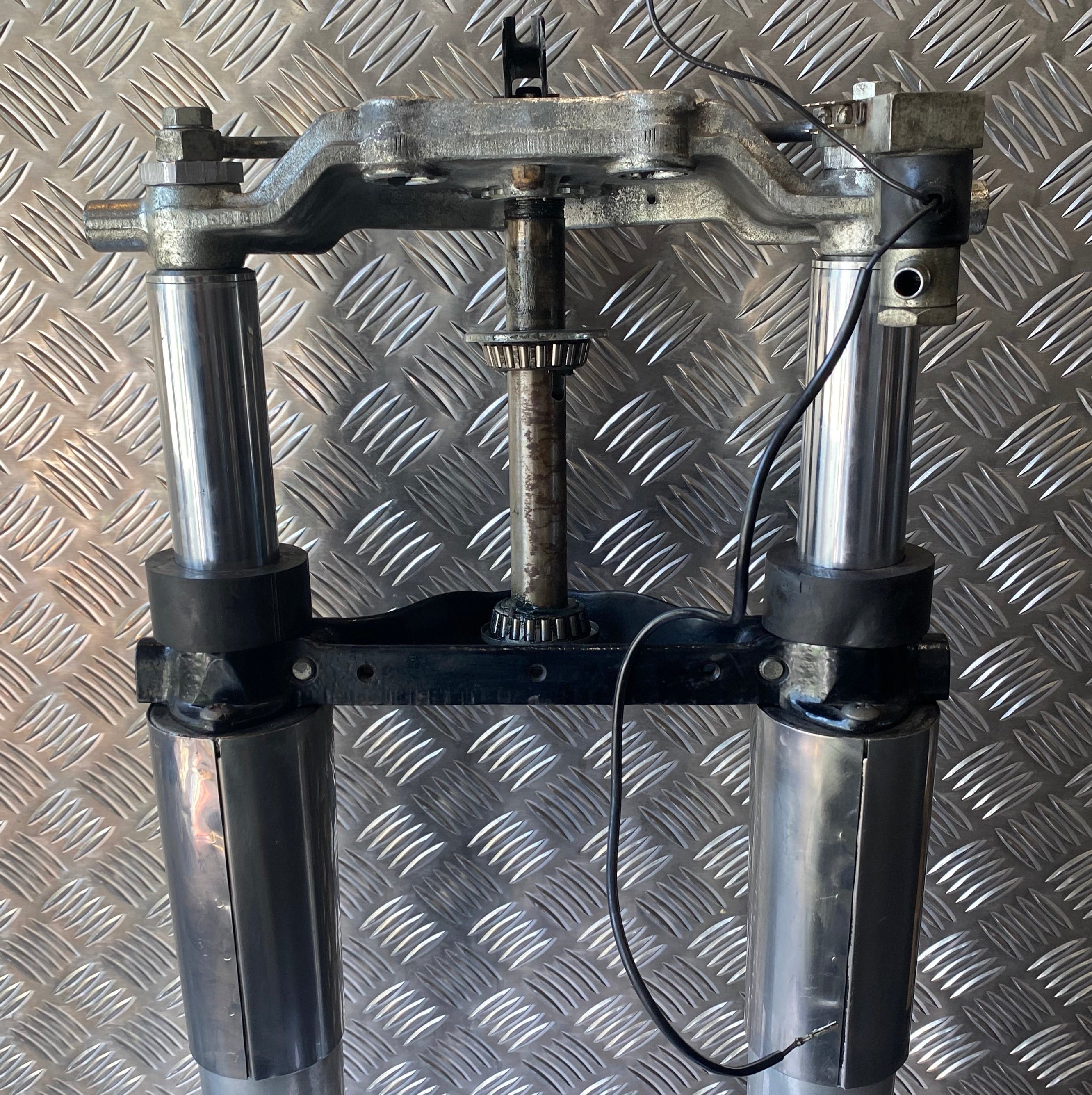 Fourche complète 41 mm Touring Harley Davidson REF OEM 45863-84 & 45864-84