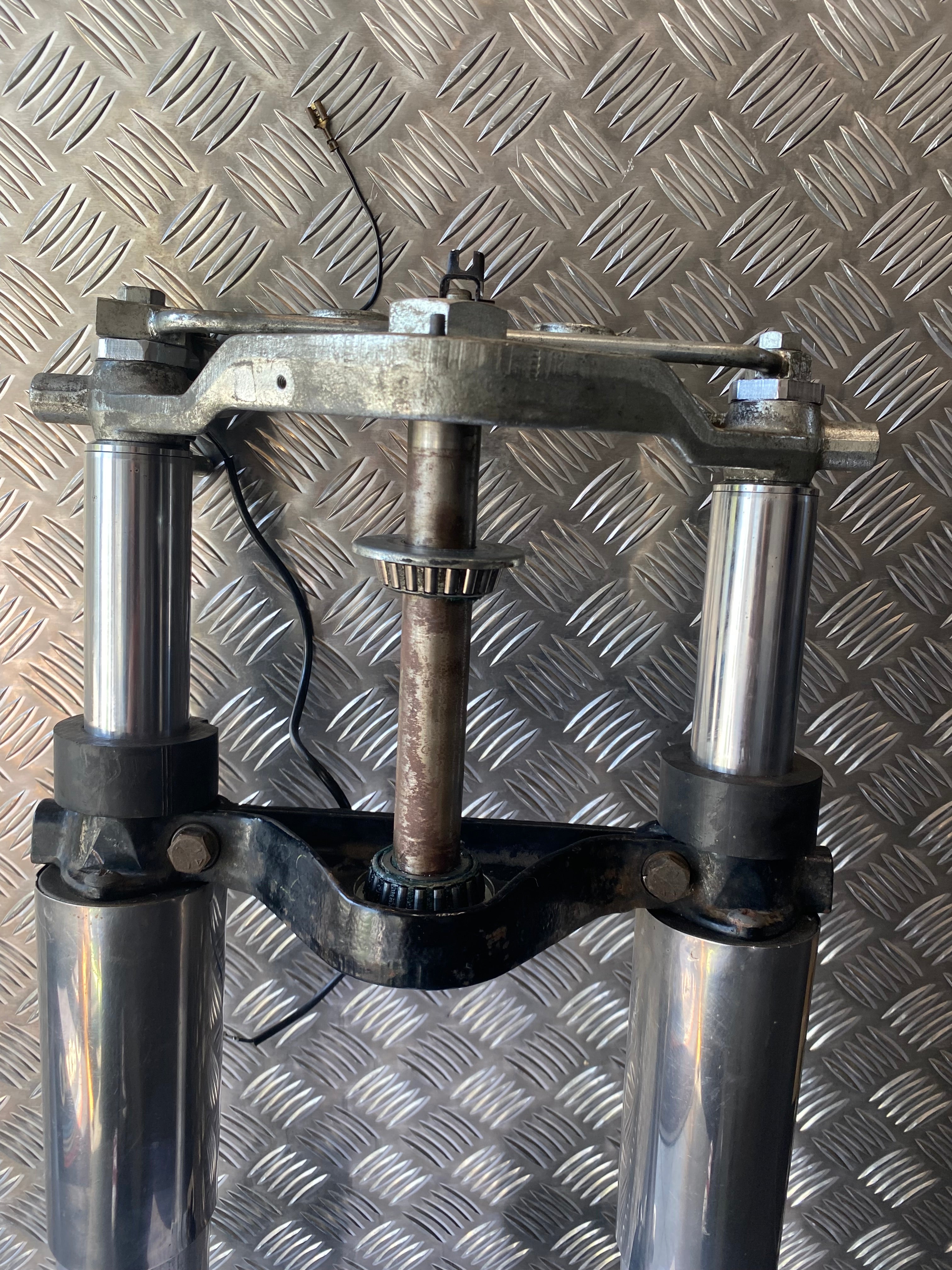 Fourche complète 41 mm Touring Harley Davidson REF OEM 45863-84 & 45864-84