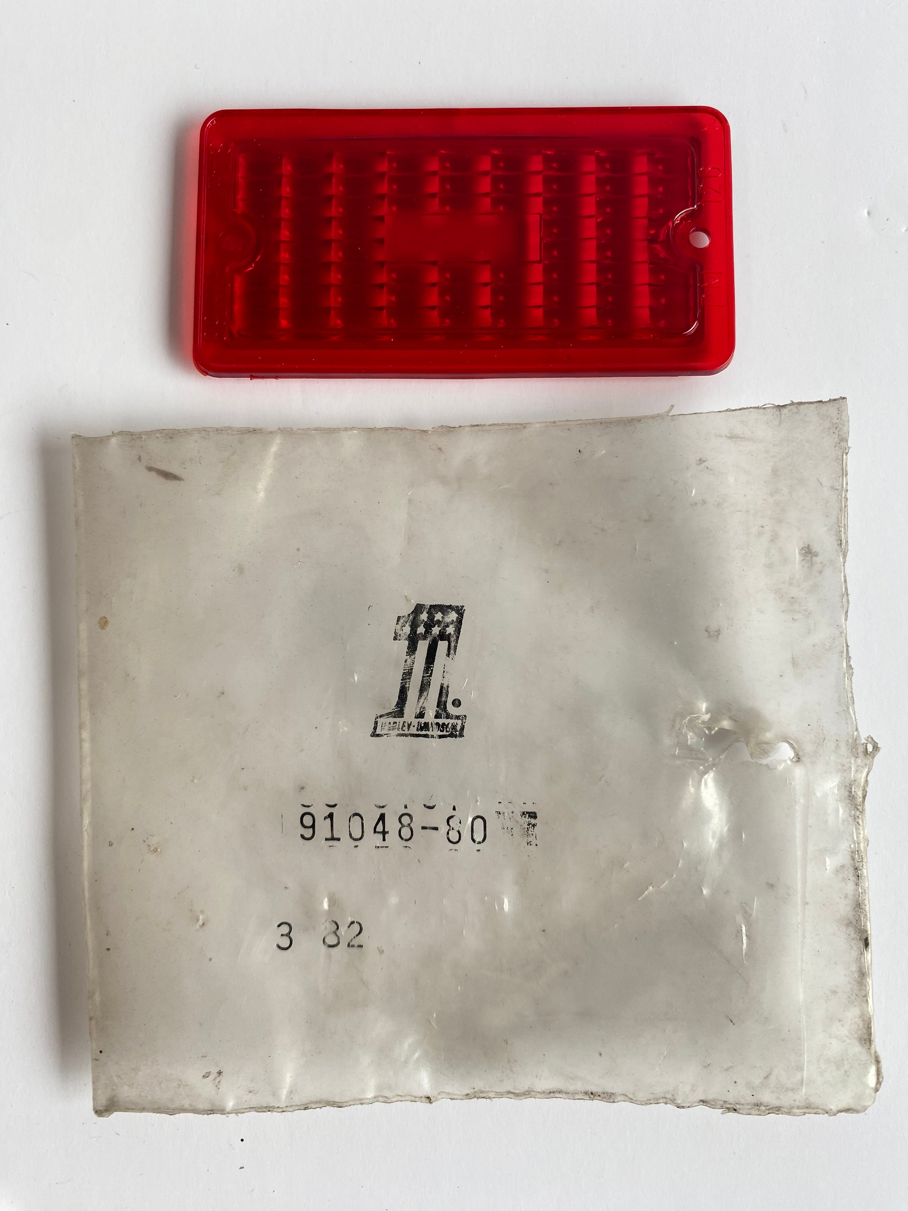 Cabochon éclairage rouge Harley Davidson REF OEM 91048-80