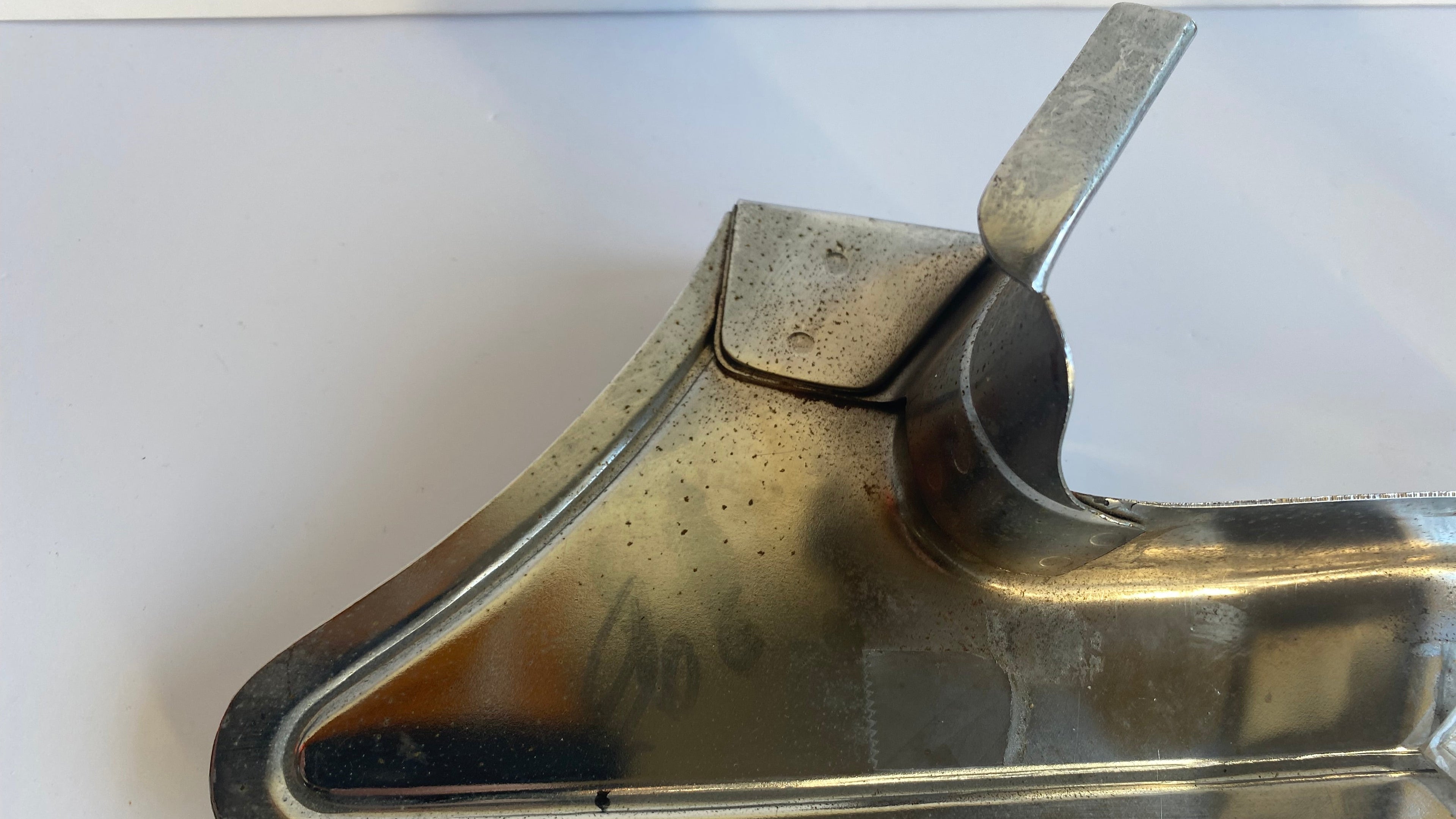 Pare courroie inférieur chromé FXR & Touring Harley Davidson REF OEM 60397-85