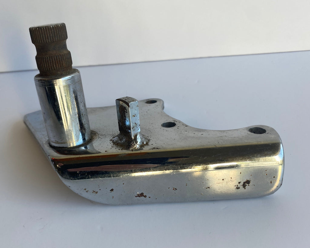 Support cale pied droit pilote Shovelhead FXE Harley Davidson REF 42389-79