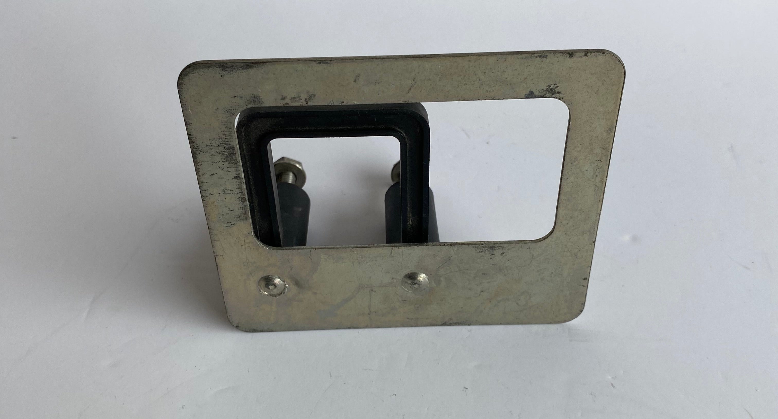Support moteur valve échappement Touring 2007 Harley Davidson REF OEM 66762-07