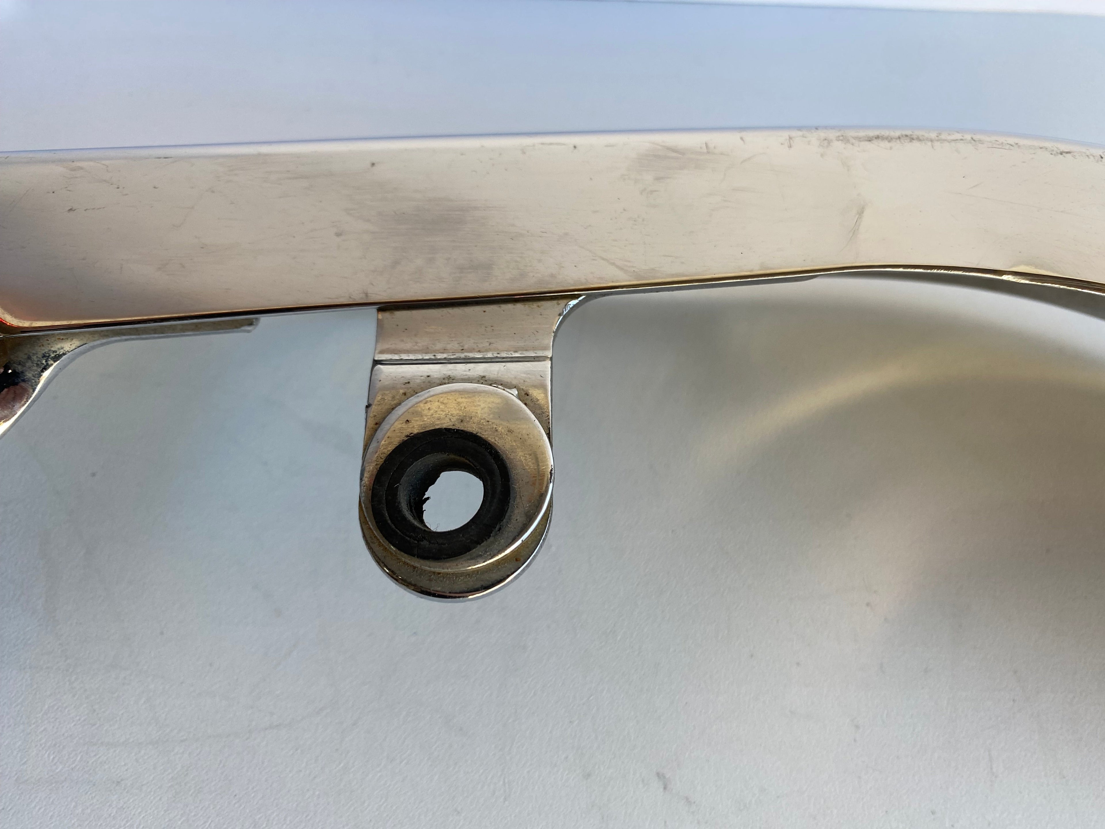 Pare courroie supérieur chromé pour Softail Harley Davidson REF MCS 900524