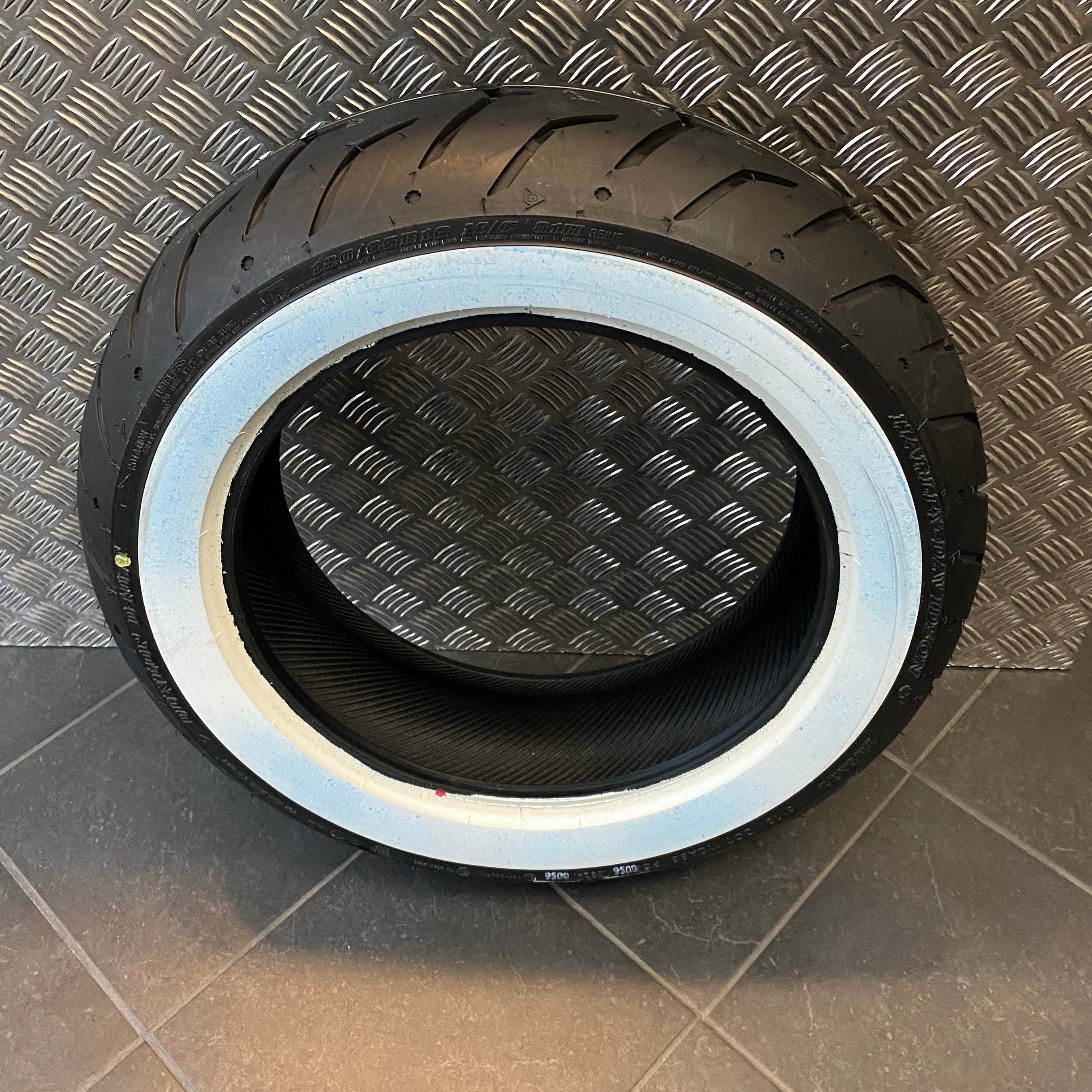 Pneu arrière 180/65-16 81H Dunlop D407 WWW Harley Davidson REF 637834