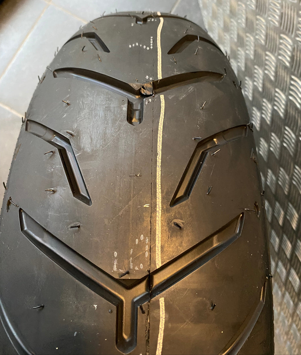 Pneu arrière 180/65-16 81H Dunlop D407 WWW Harley Davidson REF 637834