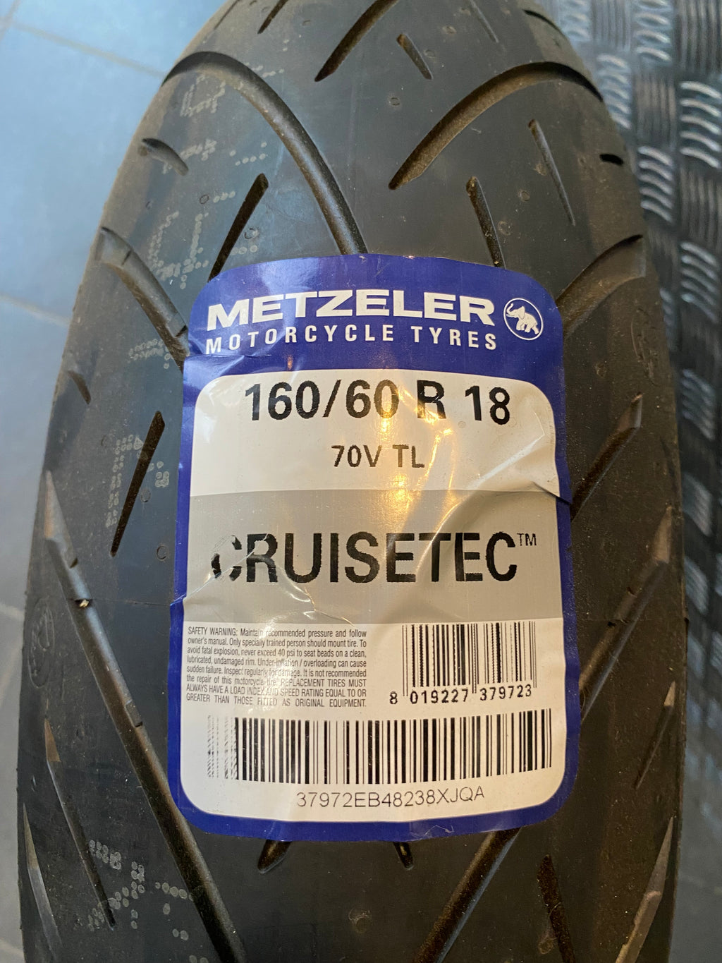 Pneu avant 160/60R18 70V Metzeler Cruisetec Softail Fat Boy Harley Davidson