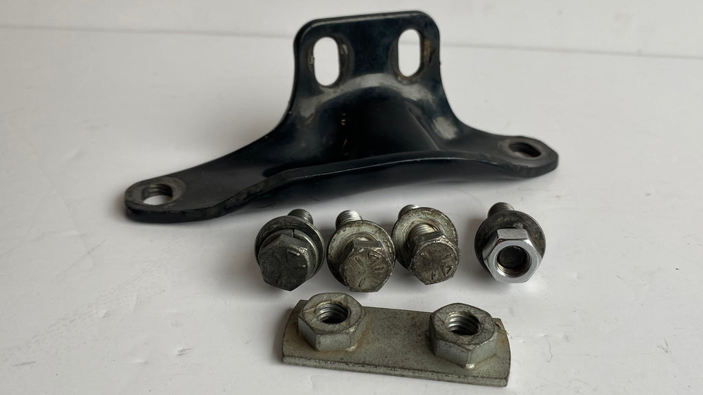 Support moteur supérieur avant Sportster Harley Davidson REF OEM 16214-86