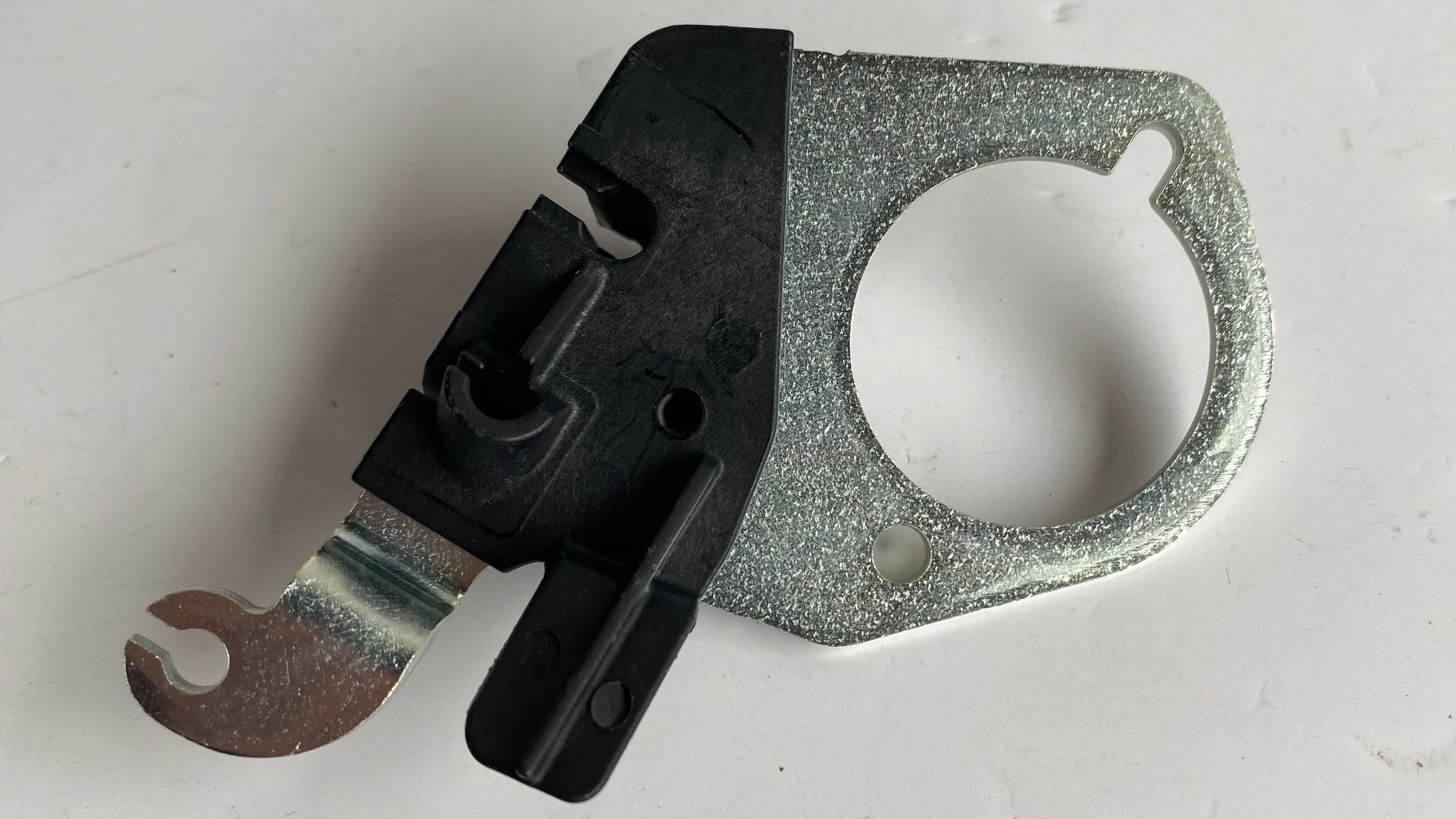 Support câbles accélérateur corps injection Harley Davidson REF OEM 27684-06