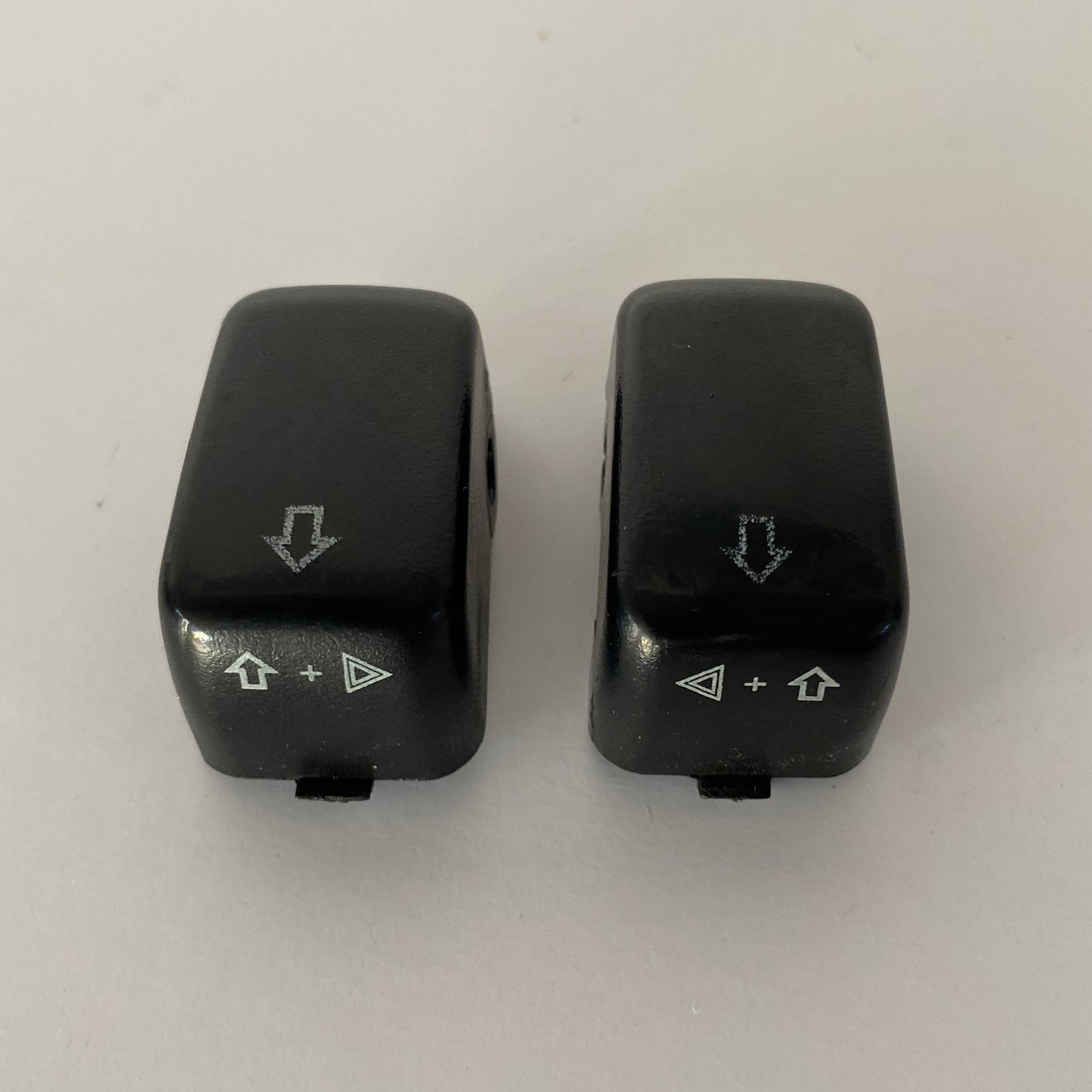 Jeu de boutons noirs origine clignotants Harley Davidson 1996 - 2010