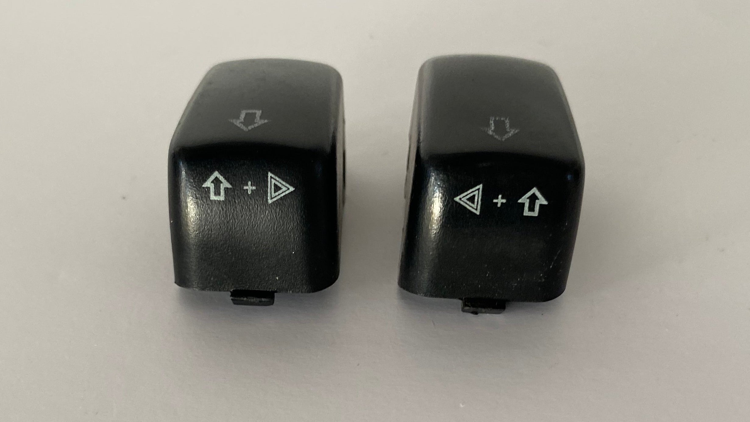 Jeu de boutons noirs origine clignotants Harley Davidson 1996 - 2010