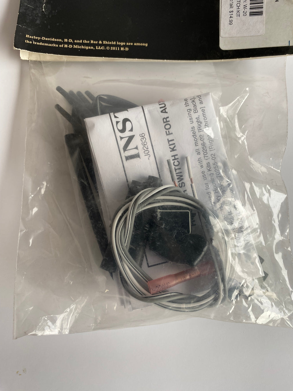 Bouton pour boitier auxiliaire Harley Davidson REF OEM 71718-02