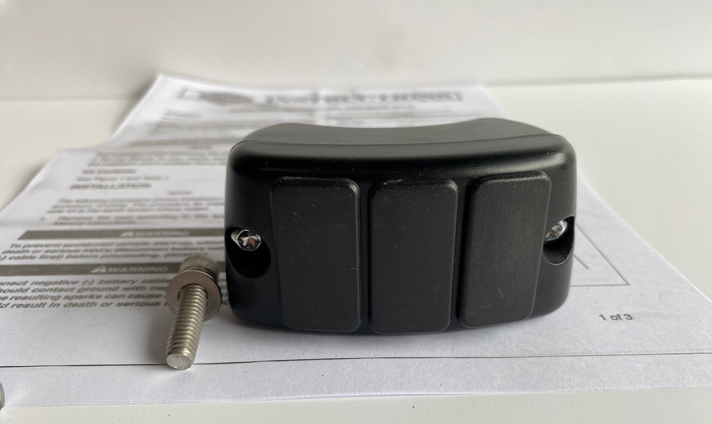 Boitier boutons auxiliaires noir coté gauche Harley Davidson REF 70248-02B