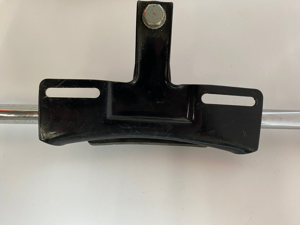 Support de clignotants arrière + plaque immatriculation Dyna & FXR Harley Davidson REF 68430-89A