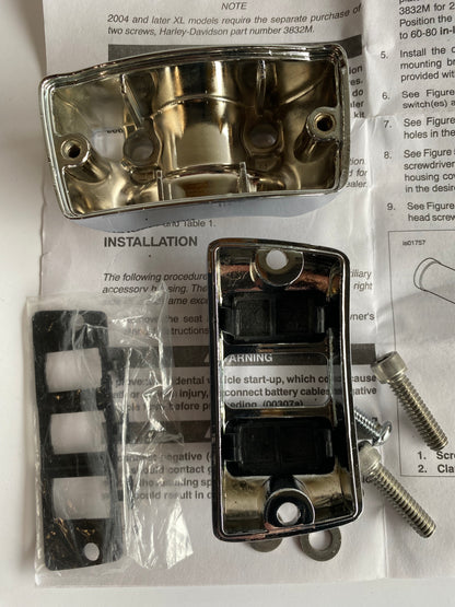 Boitier boutons auxiliaires chrome coté gauche Harley Davidson REF 70213-02C
