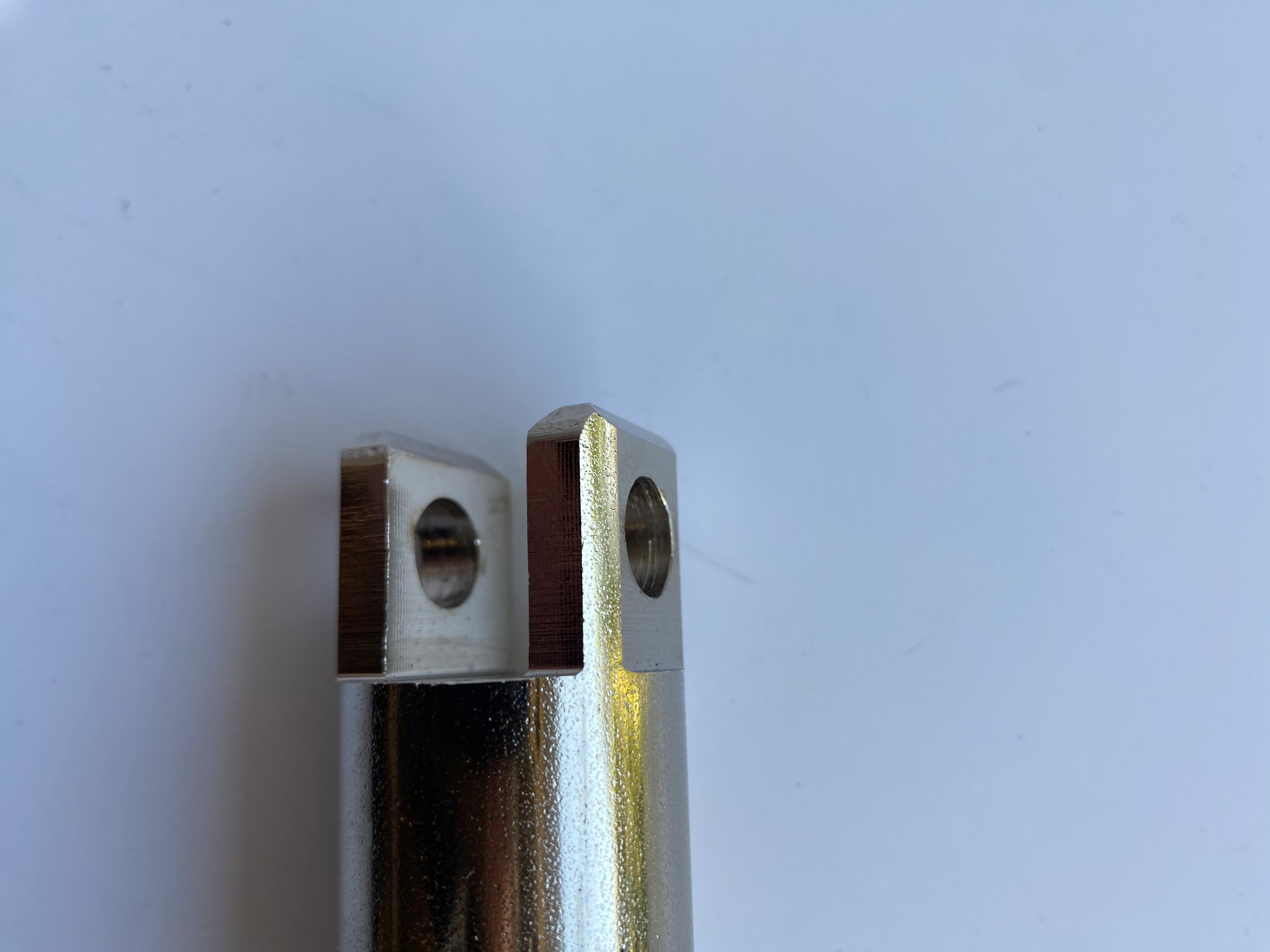Support de cale pied pilote droit Sportster Harley Davidson REF OEM 42441-90