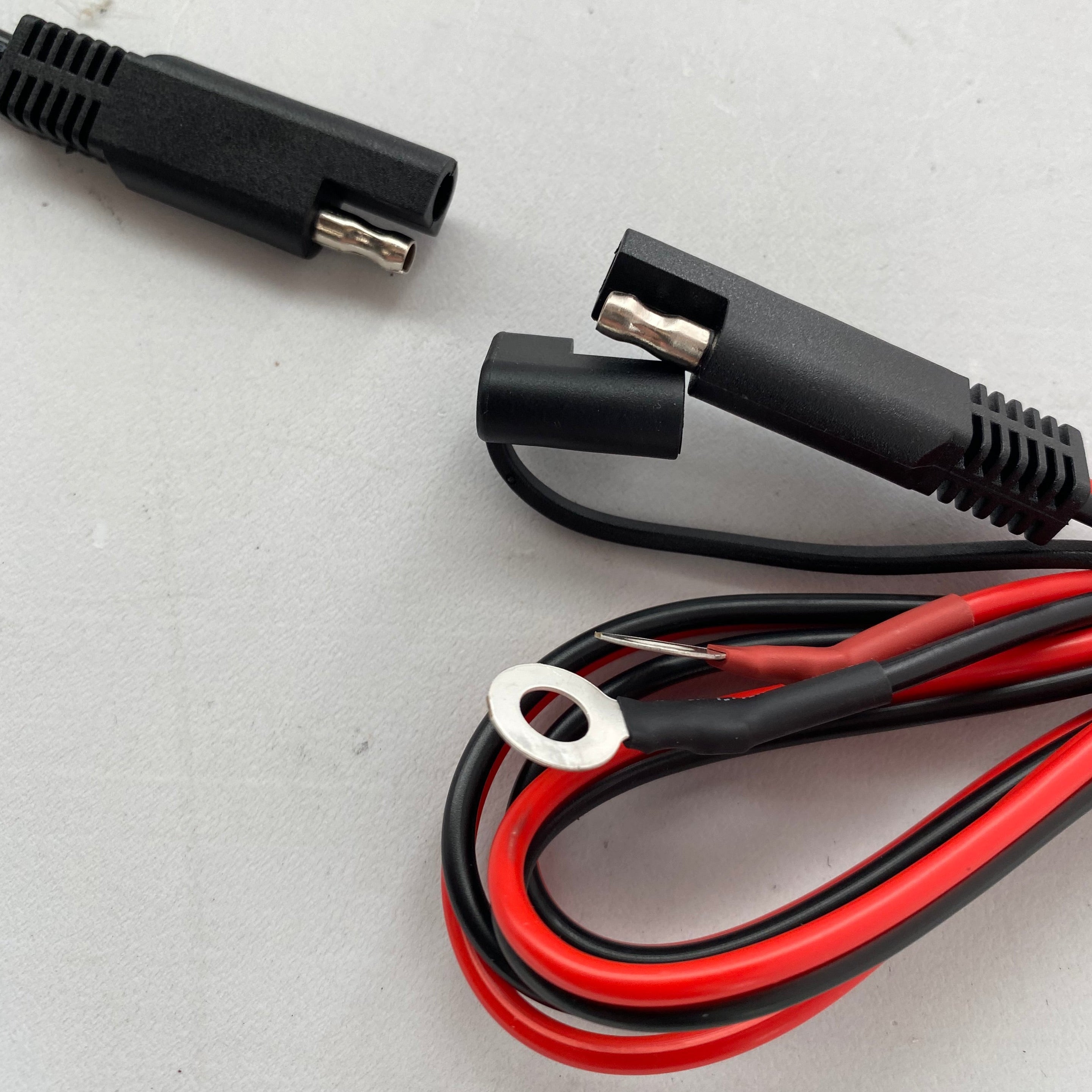 Prise USB étanche sur adaptateur charge batterie SAE Harley Davidson