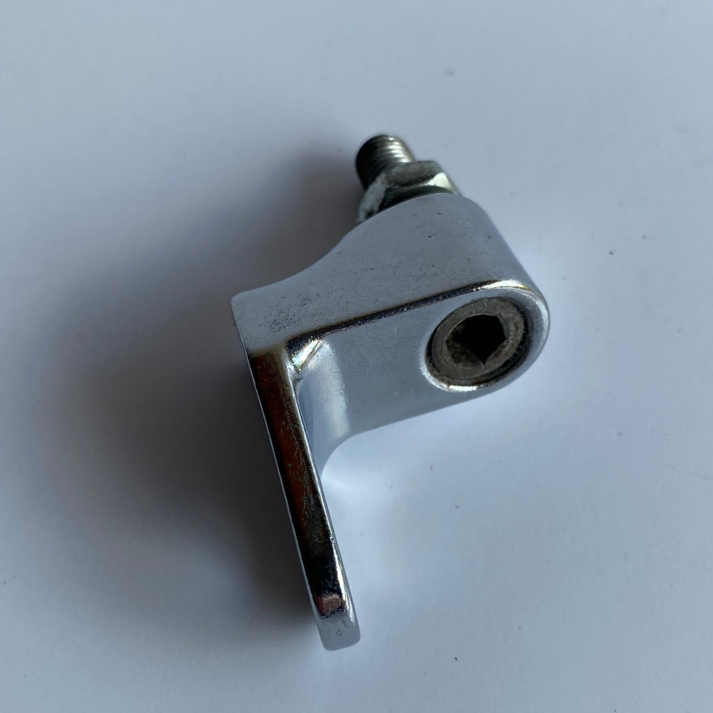 Harley Davidson Blinkerhalterung vorne links REF OEM 67019-04A