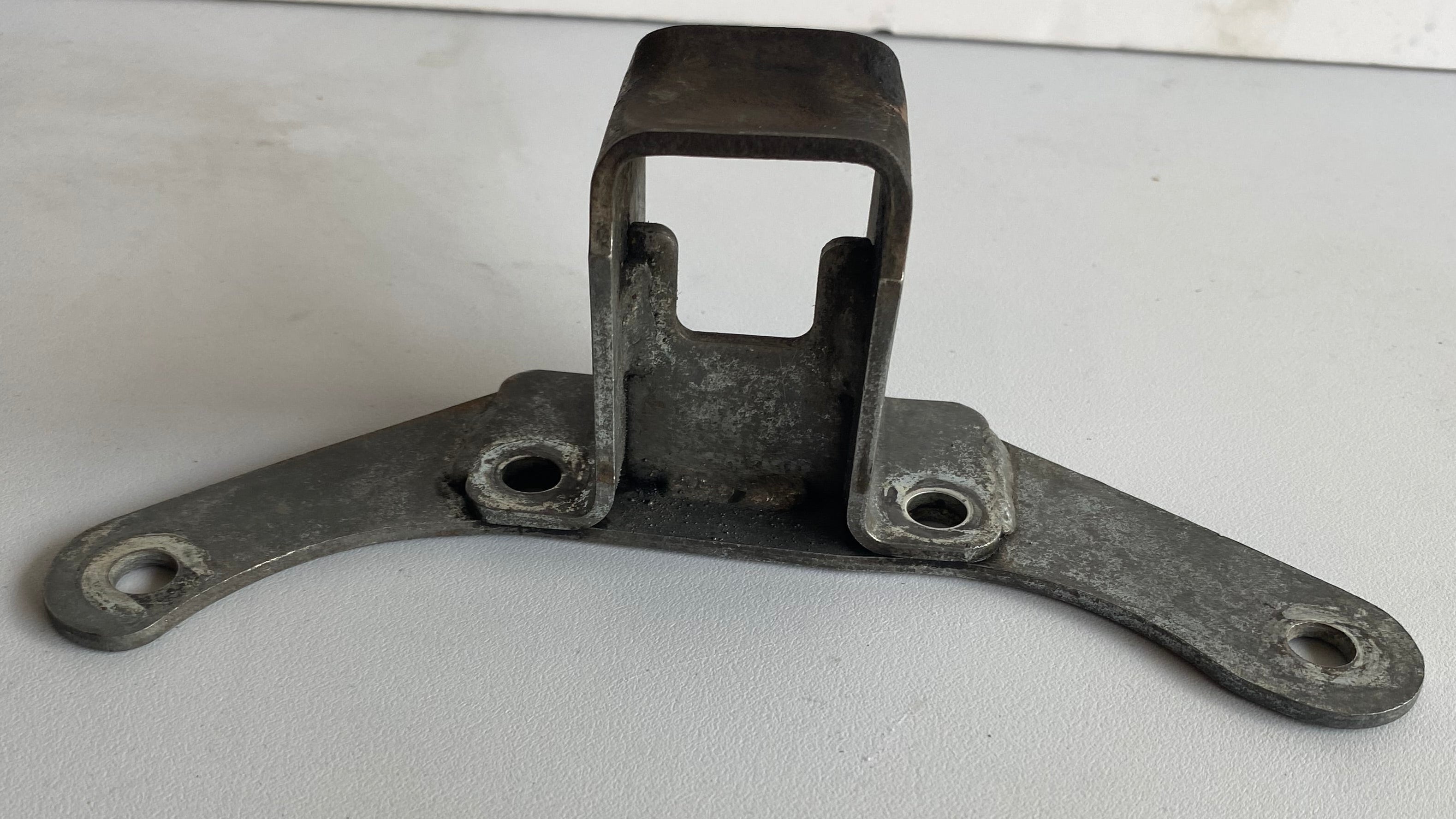 Support collecteur échappement Touring Harley Davidson REF OEM 65678-85A