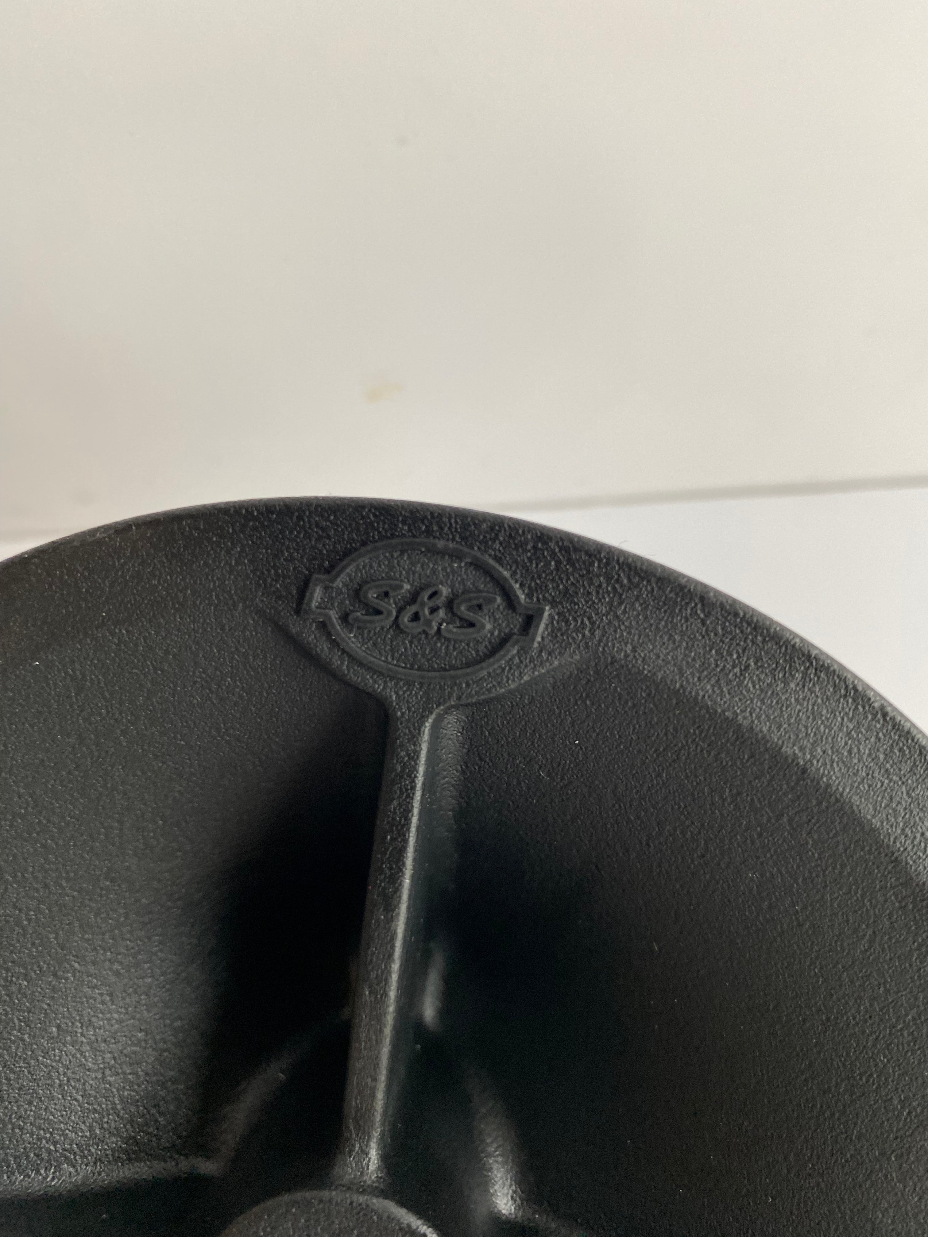 Plaque maintien filtre à air S&S Stealth Harley Davidson REF : 170-0026