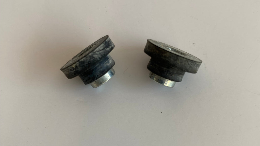 Jeu de silents blocs compteur Harley Davidson REF OEM 67314-74