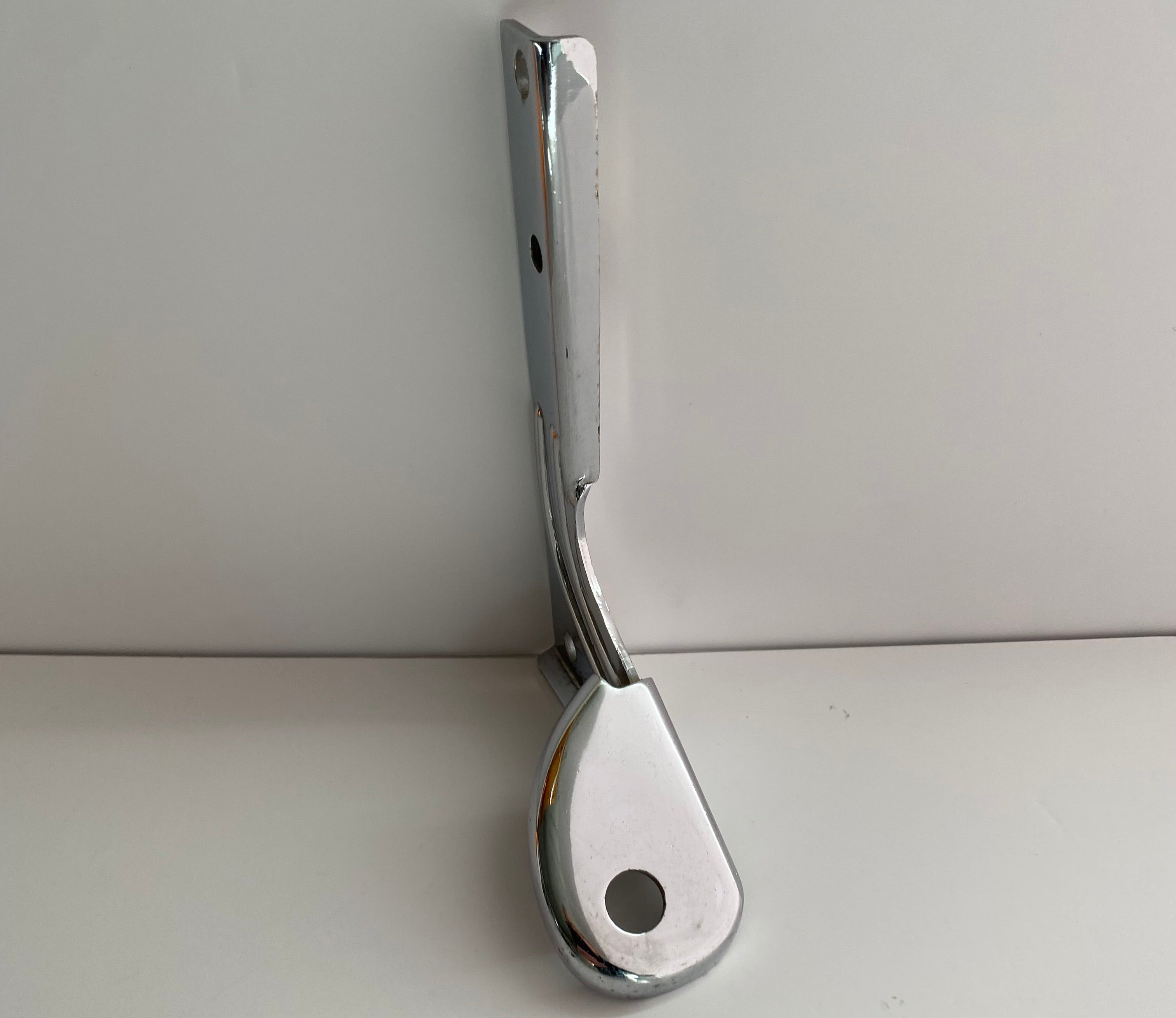 Support droit chromé de phares additionnels Shovelhead Harley Davidson REF OEM 68604-62