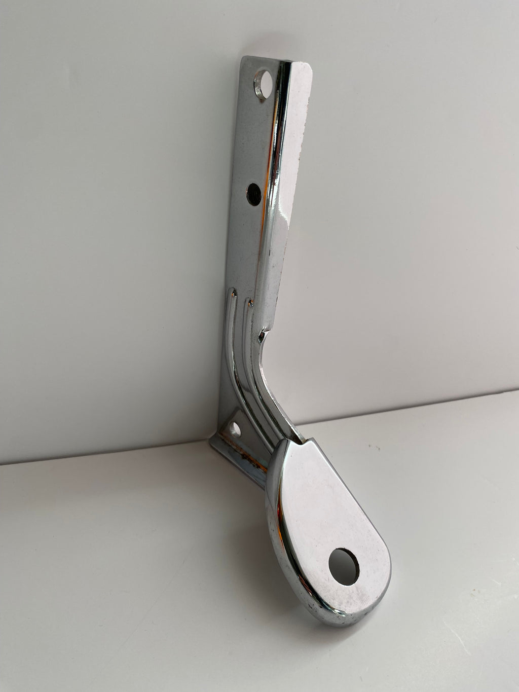 Support droit chromé de phares additionnels Shovelhead Harley Davidson REF OEM 68604-62