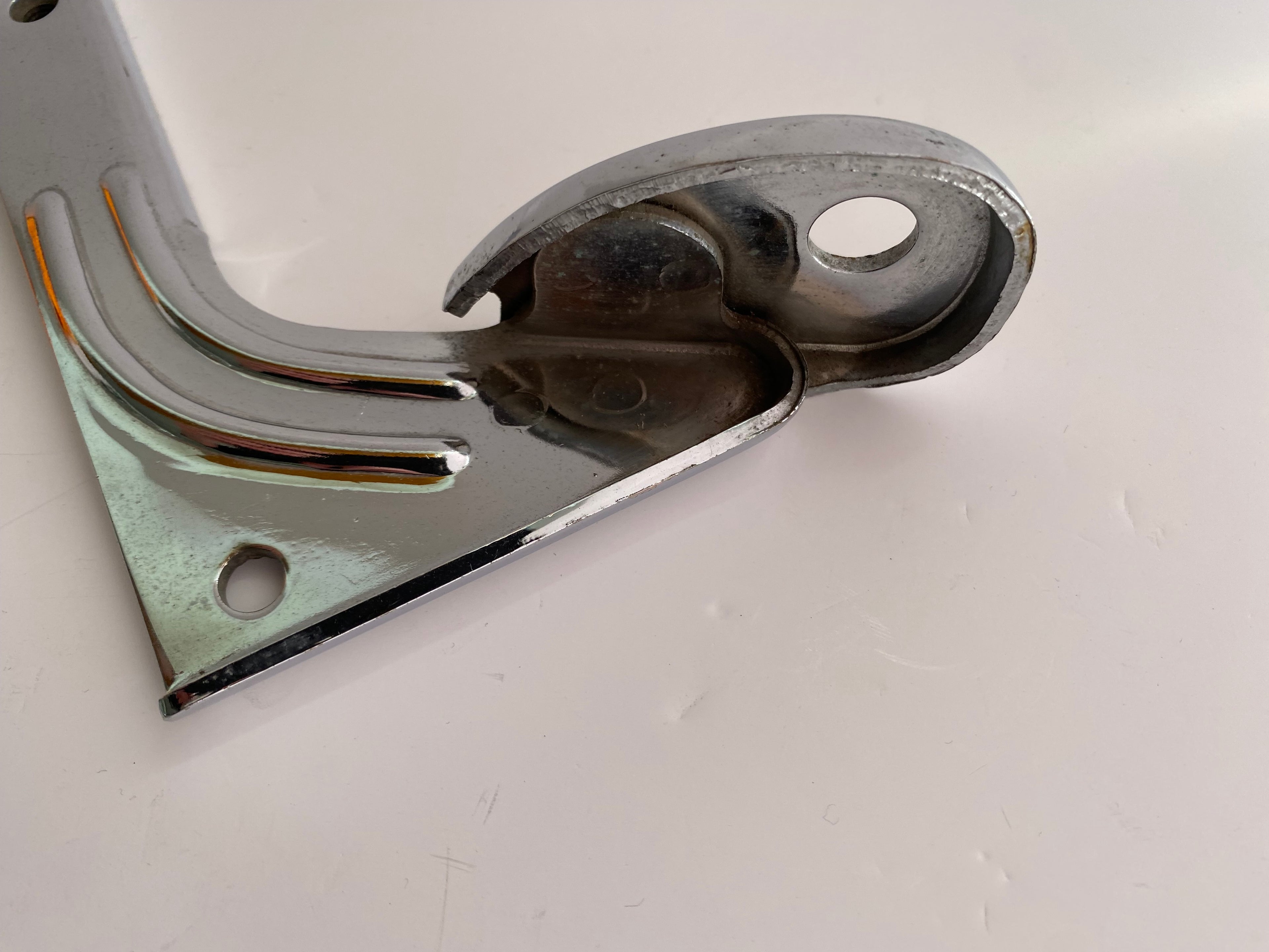 Support droit chromé de phares additionnels Shovelhead Harley Davidson REF OEM 68604-62
