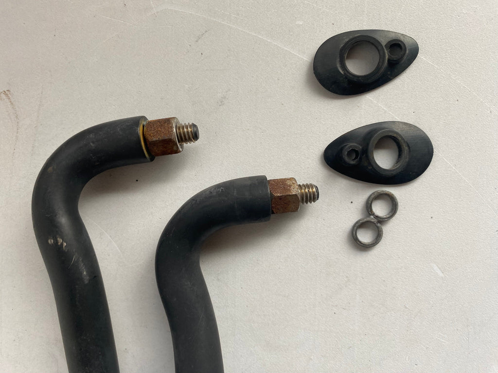 Set verlegter hinterer Blinkerhalterungen Dyna Harley Davidson REF 68227-09